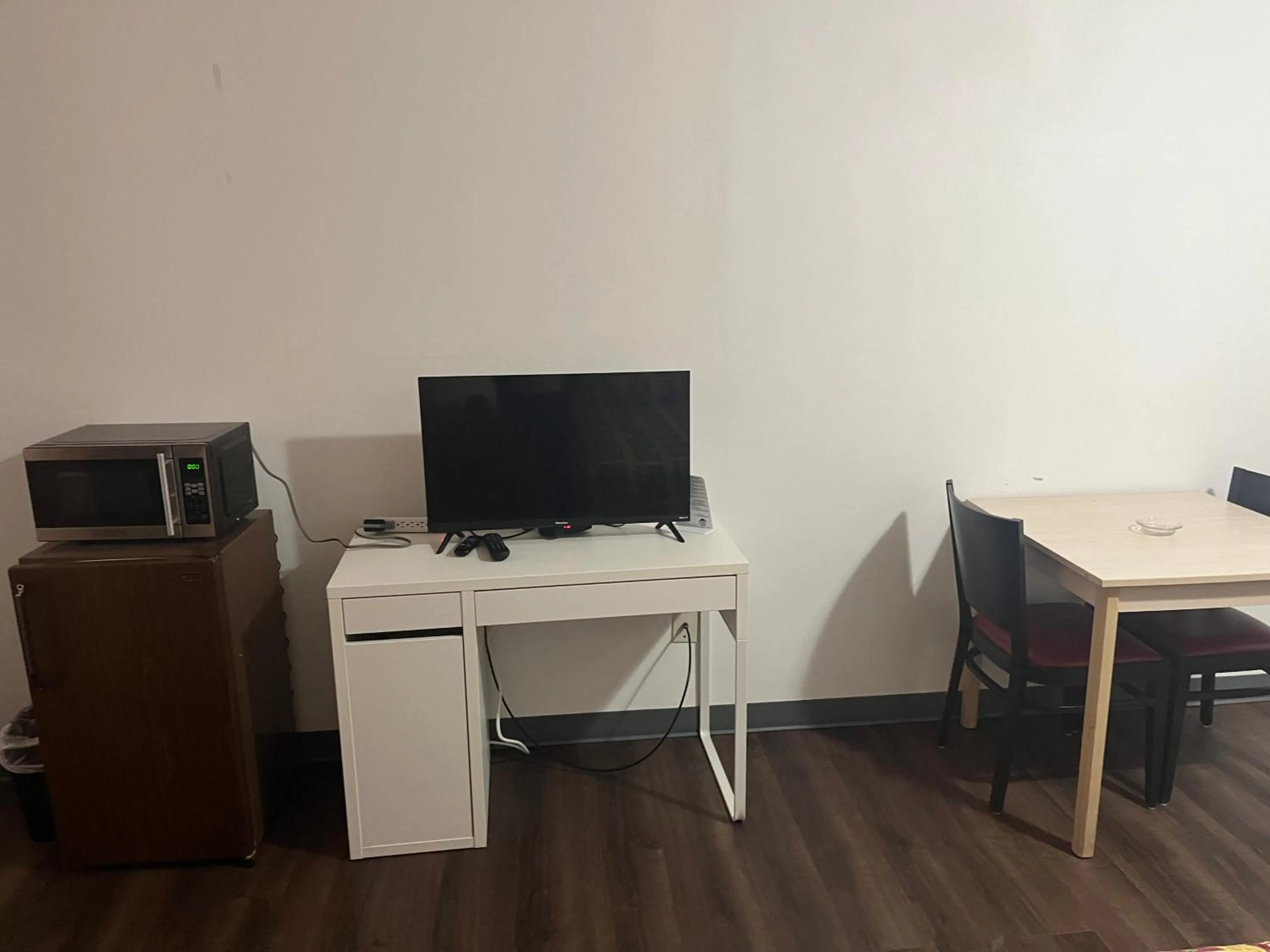 TV and multimedia in Western Inn Lakewood