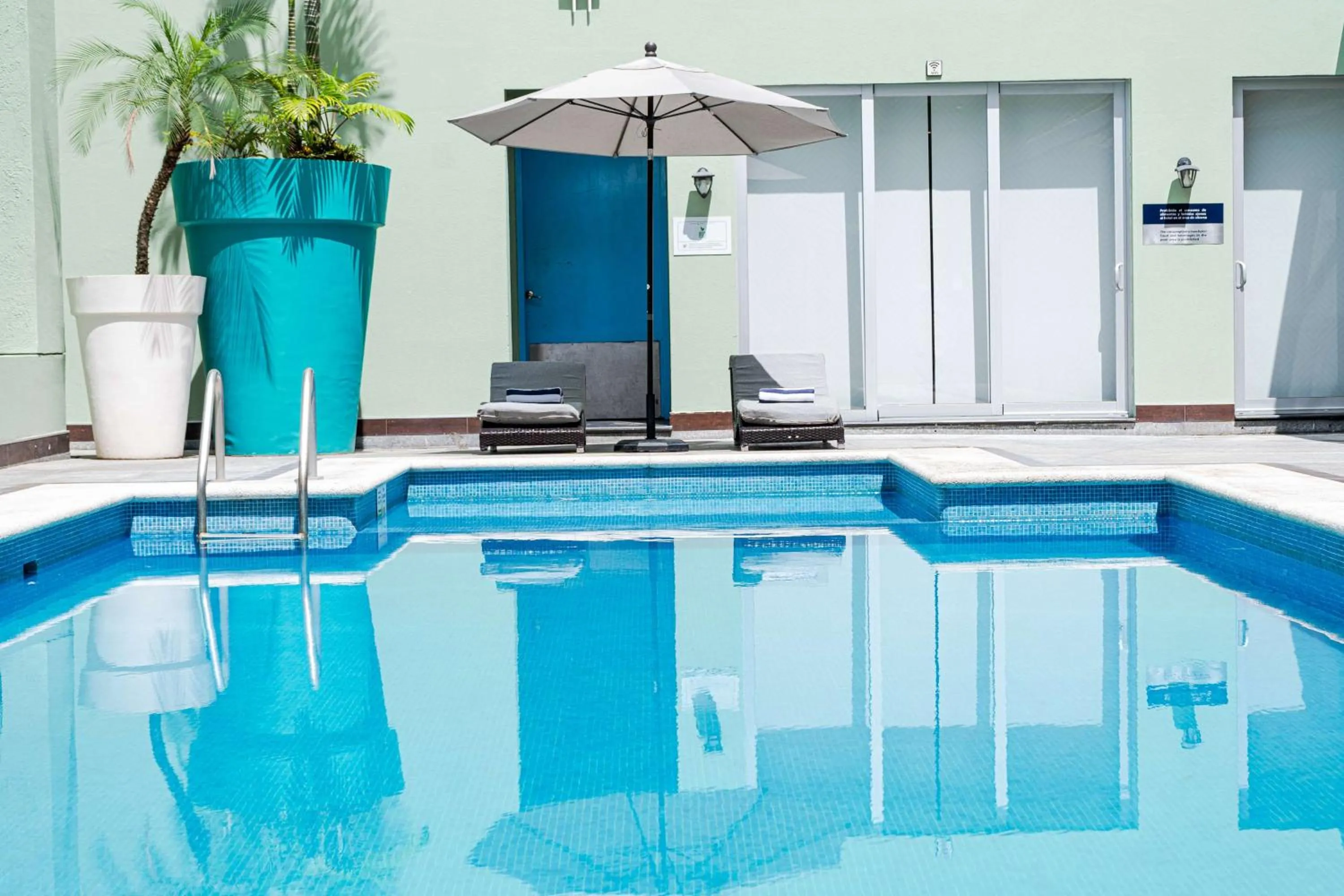 Pool view in Hampton by Hilton Veracruz Boca Del Rio