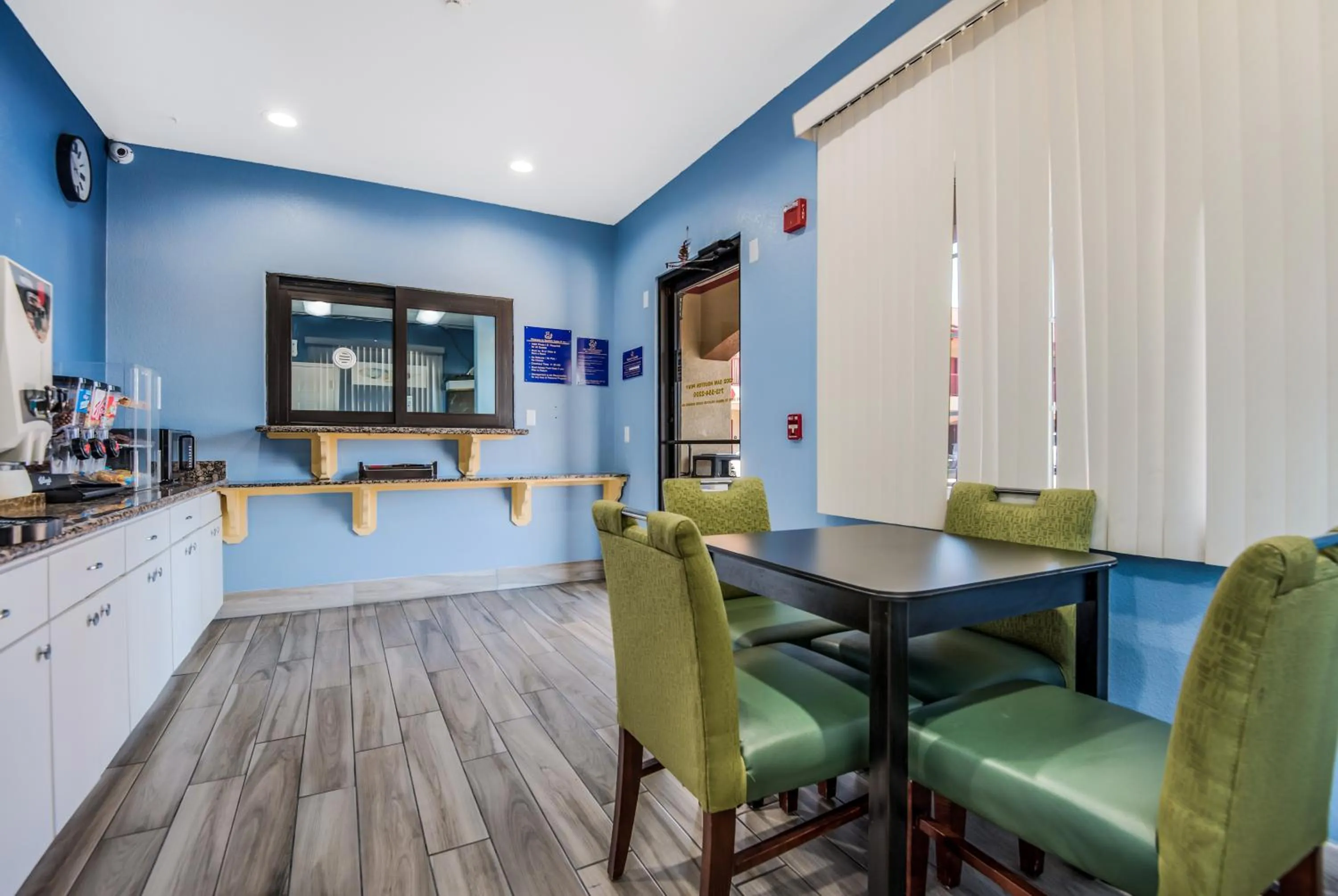 Scottish Inns & Suites IAH Airport-Beltway 8