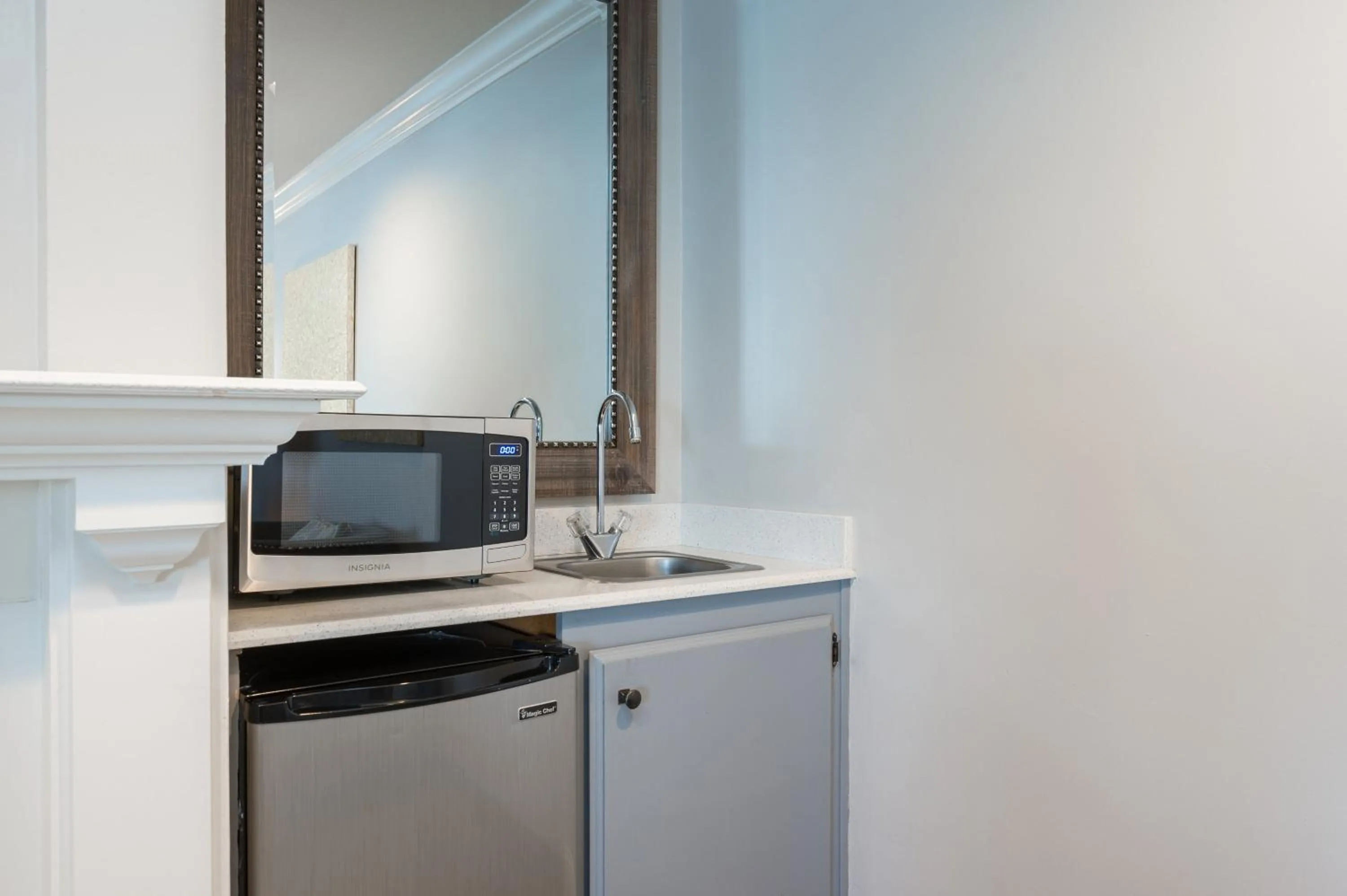 Kitchen or kitchenette in 456 Embarcadero Inn & Suites