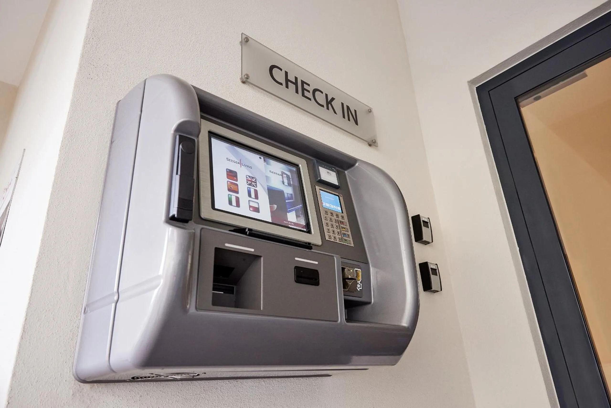 Facade/entrance in SEEGER Living Comfort Downtown