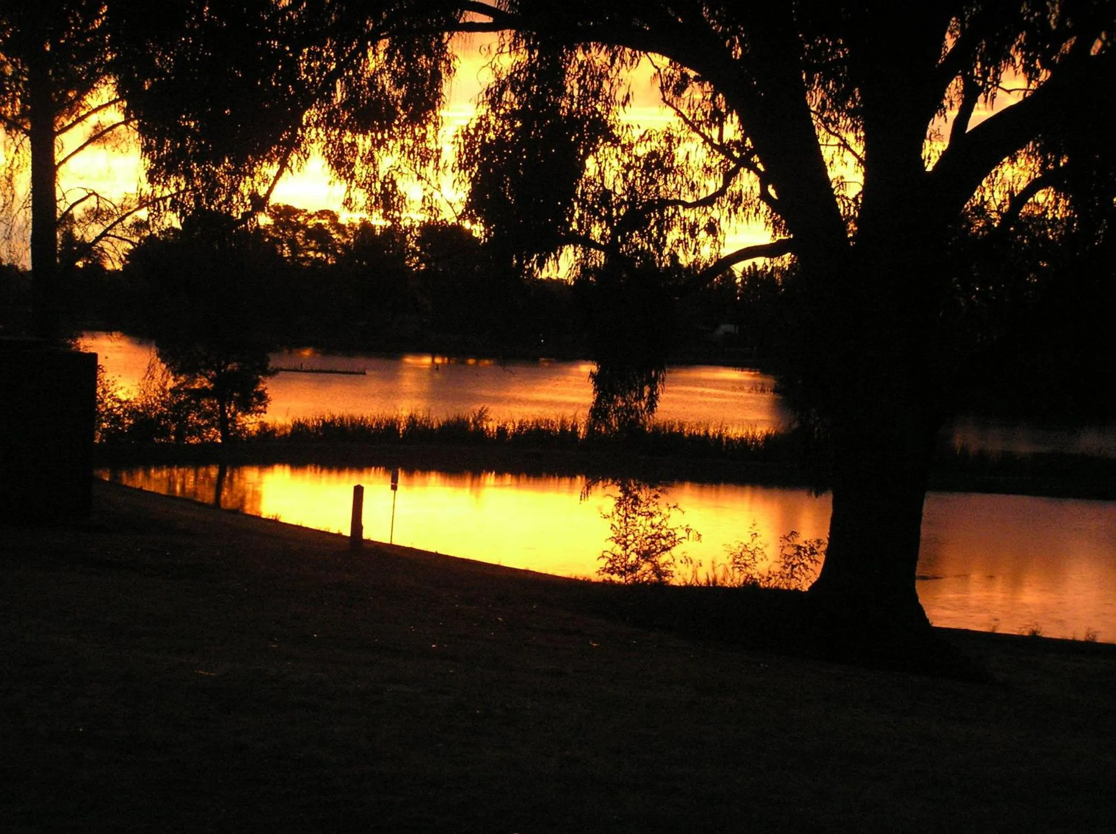Area and facilities in Beechworth Lake Sambell Caravan Park