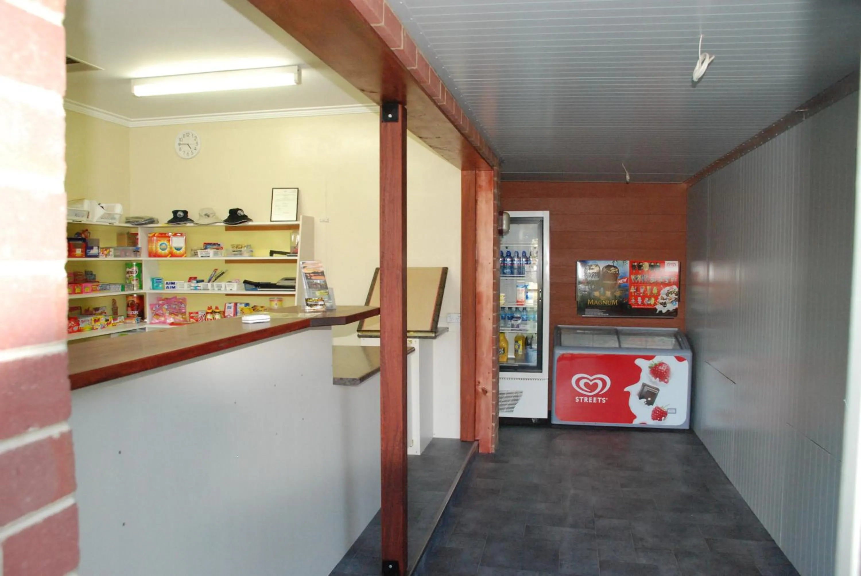 On-site shops in Beechworth Lake Sambell Caravan Park