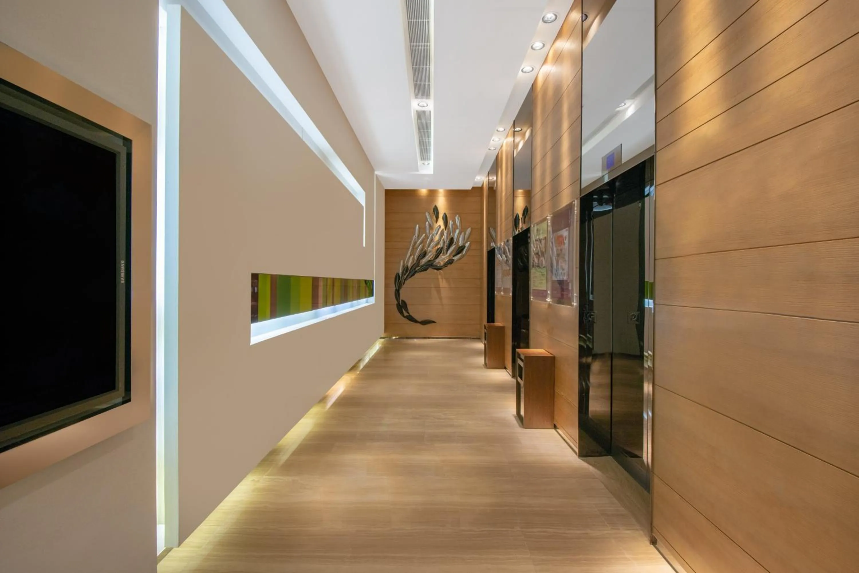 Lobby or reception in Holiday Inn Express Hong Kong Kowloon East, an IHG Hotel