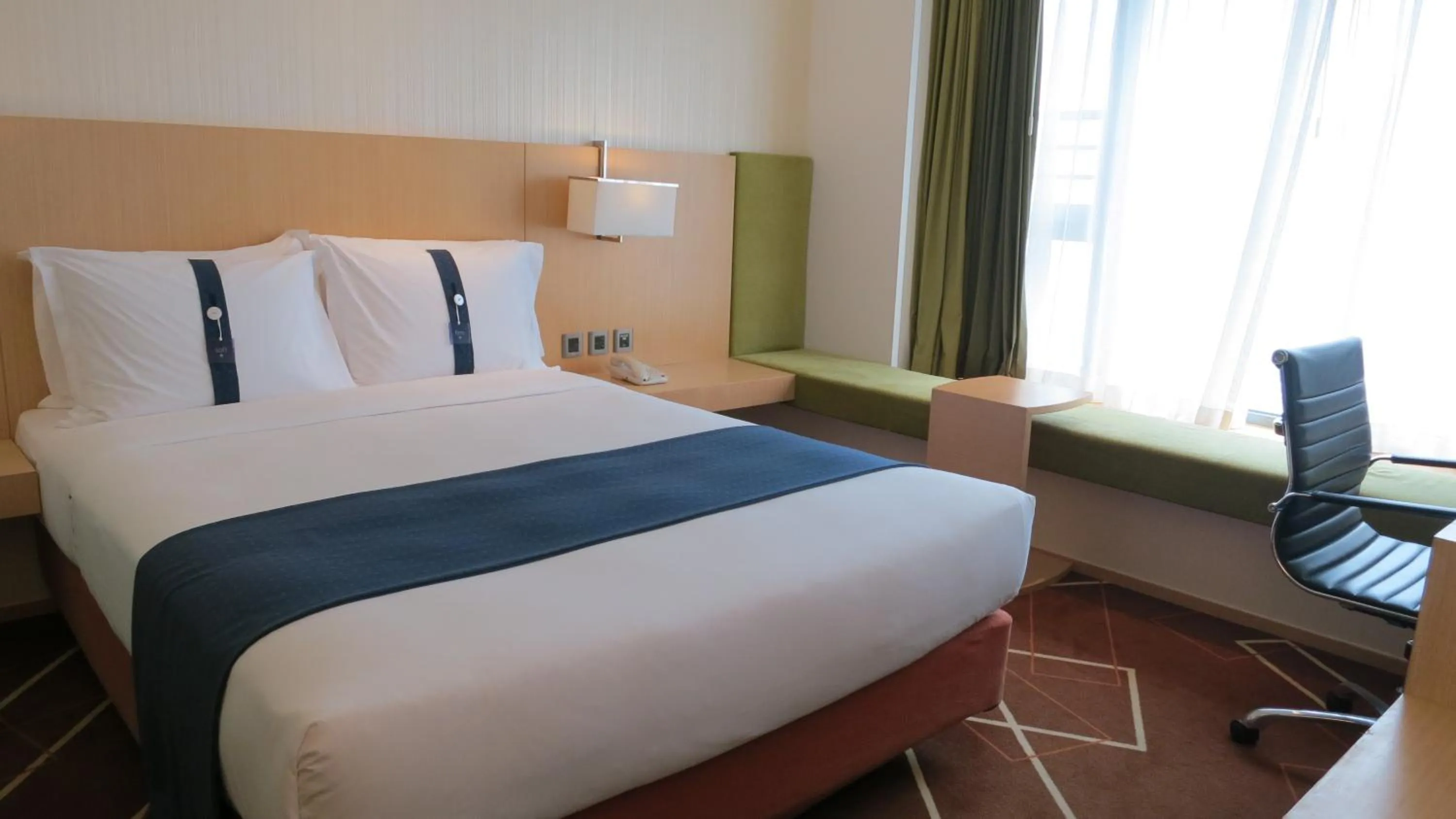 Photo of the whole room in Holiday Inn Express Hong Kong Kowloon East, an IHG Hotel