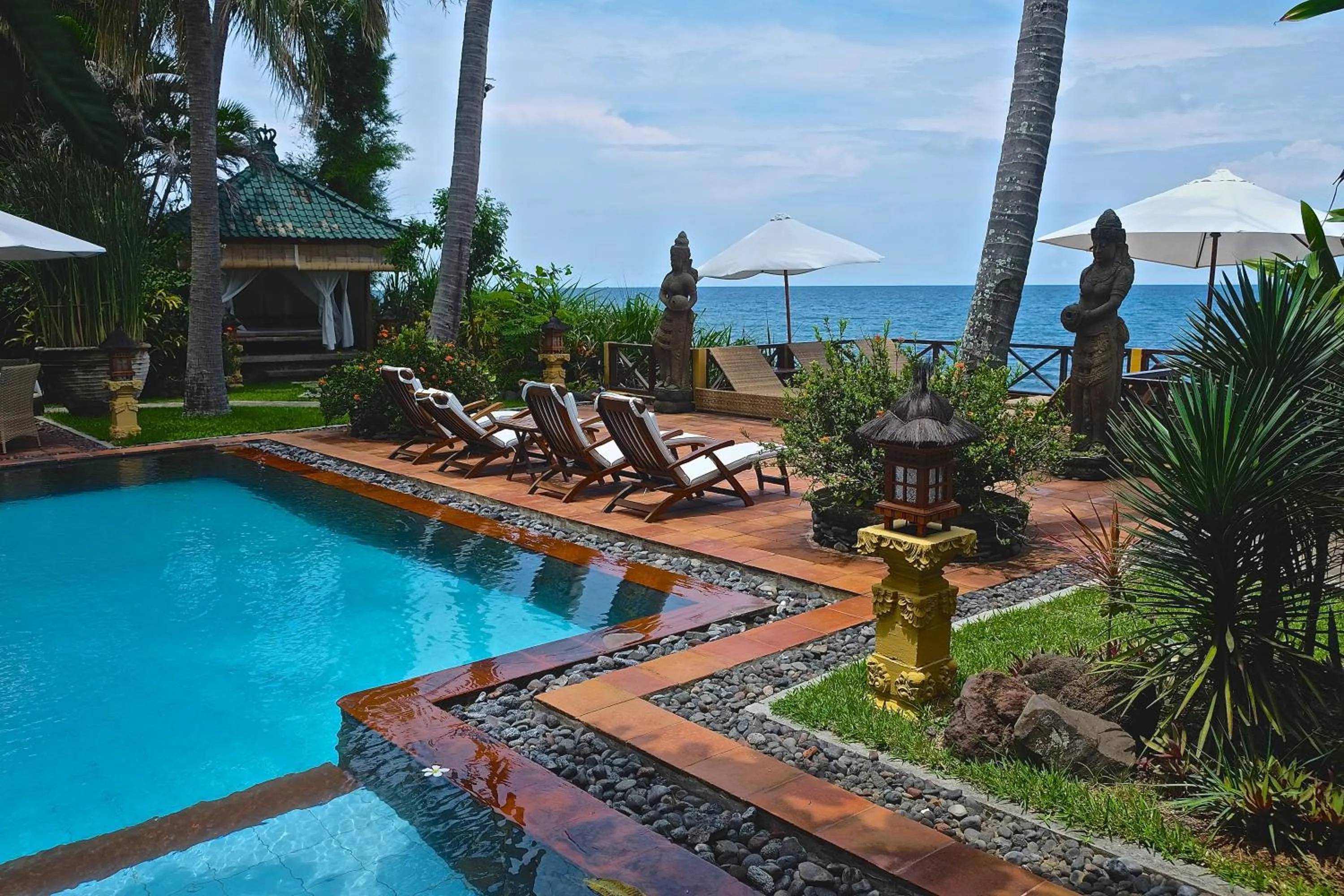 Swimming pool in Villa Boreh Beach Resort and Spa