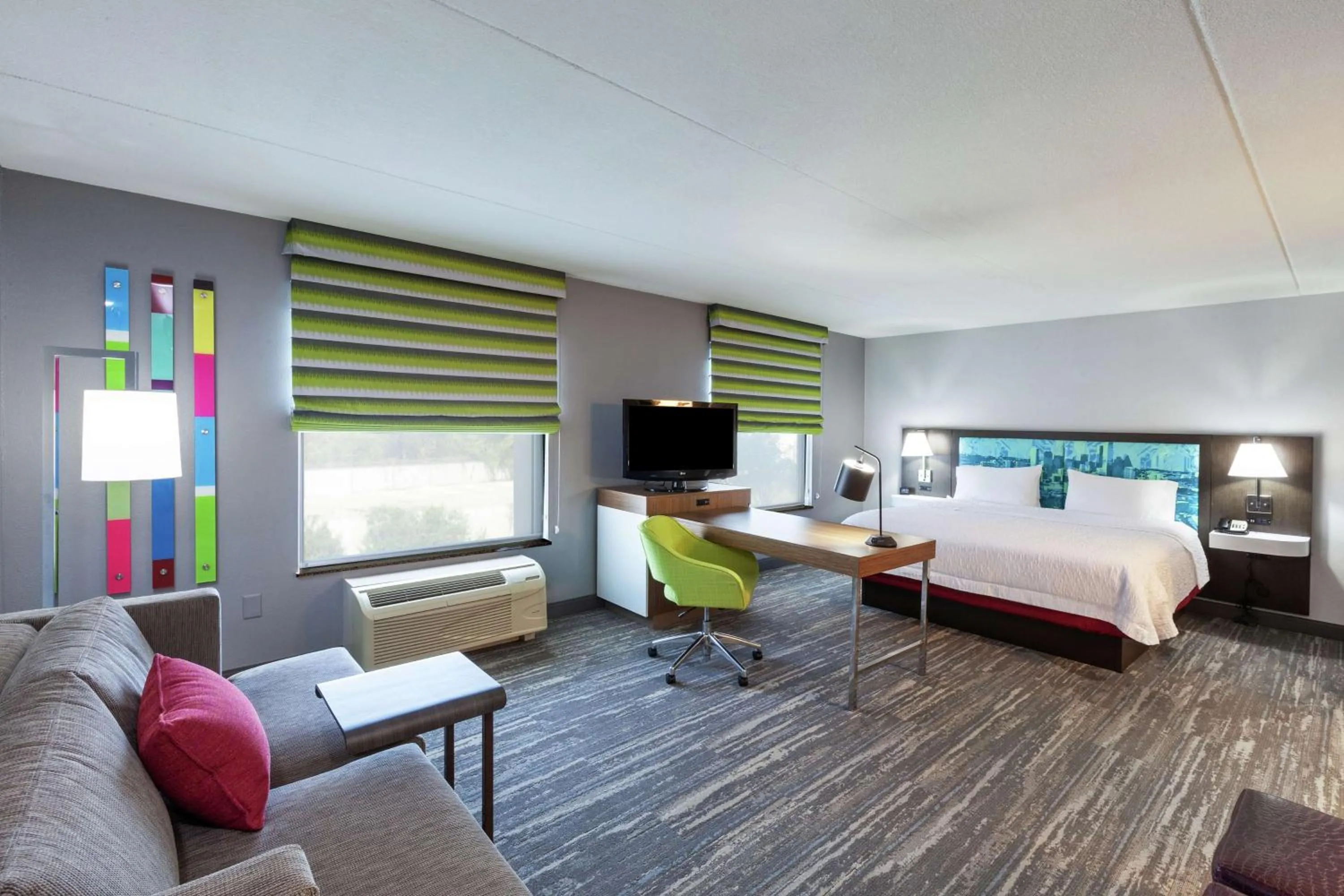 Bedroom, Bed in Hampton Inn & Suites Houston-Bush Intercontinental Airport