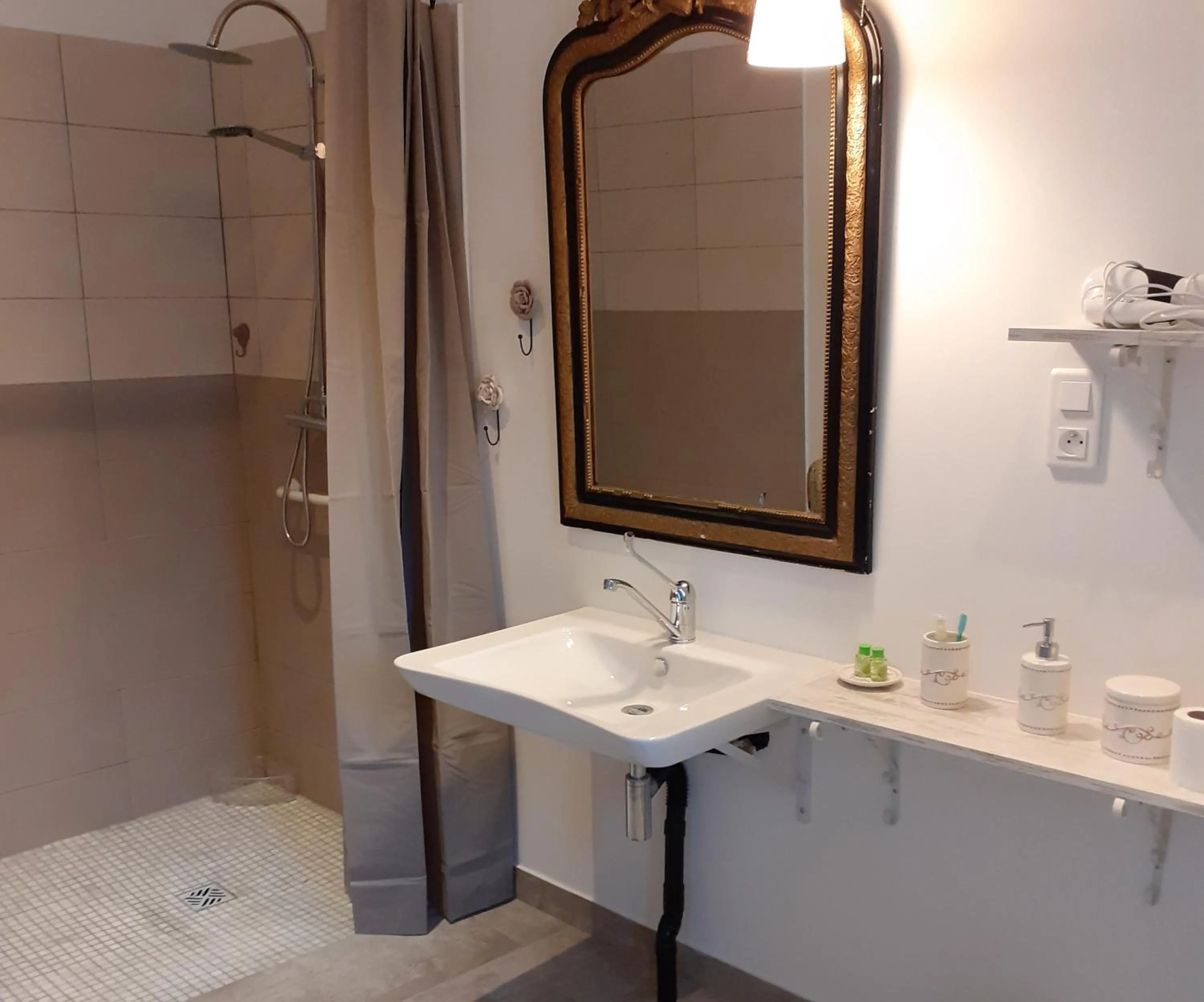 Bathroom in Domaine La Garence