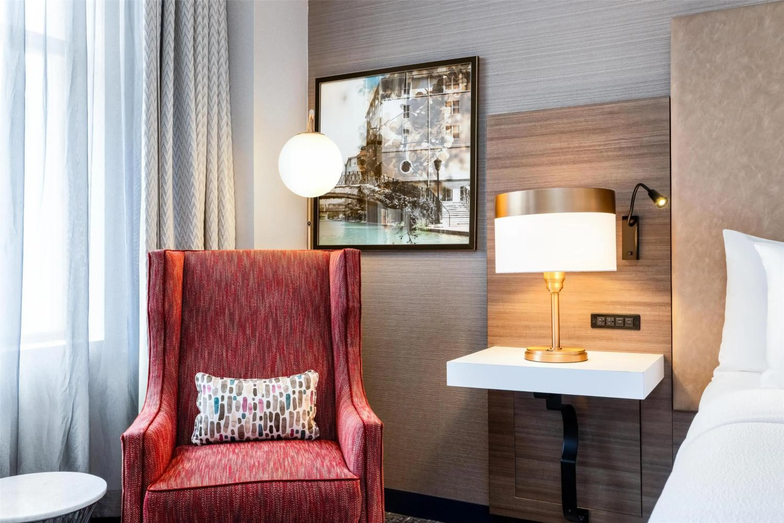 Bed in Hilton Garden Inn Indianapolis Downtown