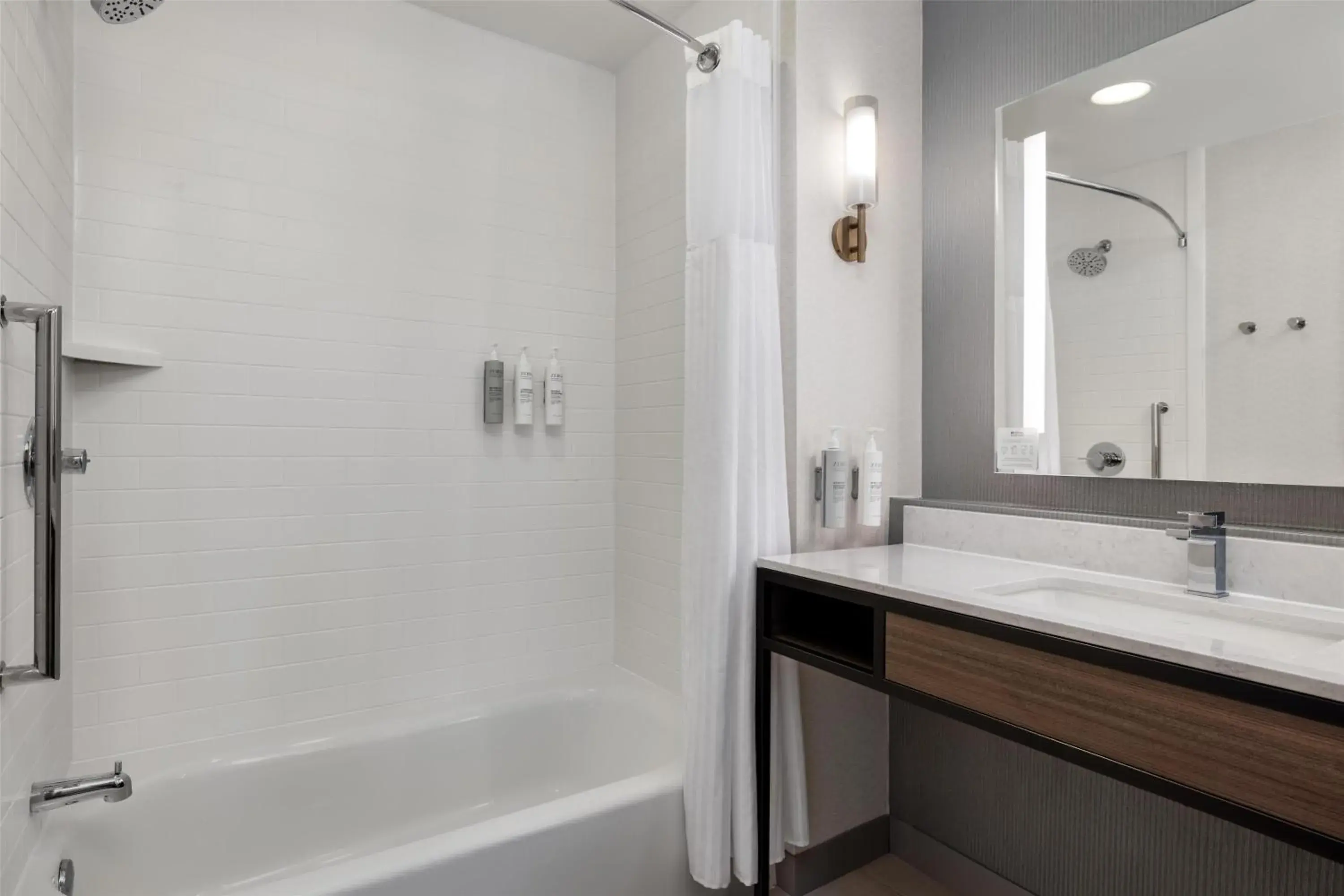 Premium Queen Room with Two Queen Beds in Hilton Garden Inn Indianapolis Downtown Premium Queen Room with Two Queen Beds in Hilton Garden Inn Indianapolis Downtown