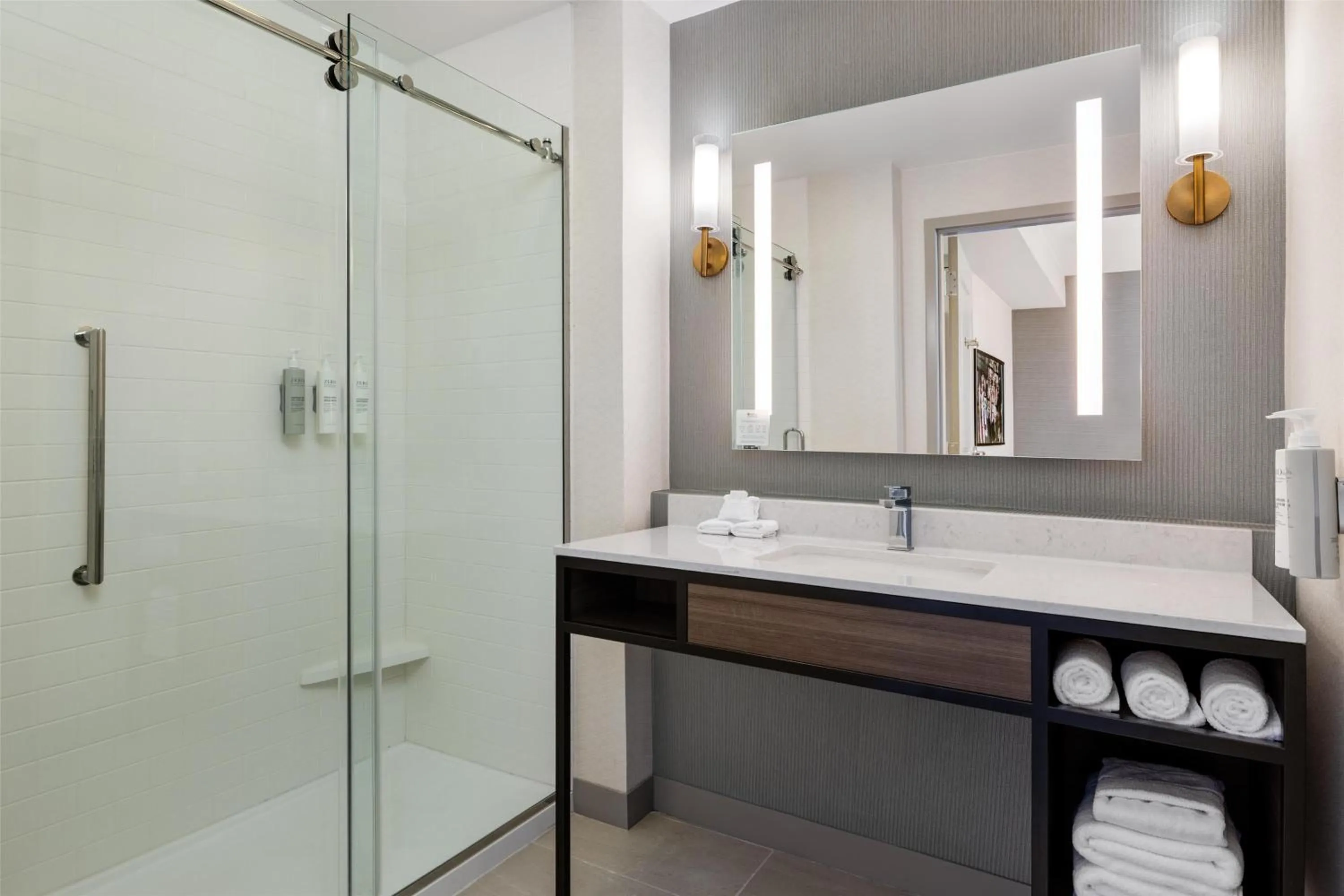 Bathroom in Hilton Garden Inn Indianapolis Downtown