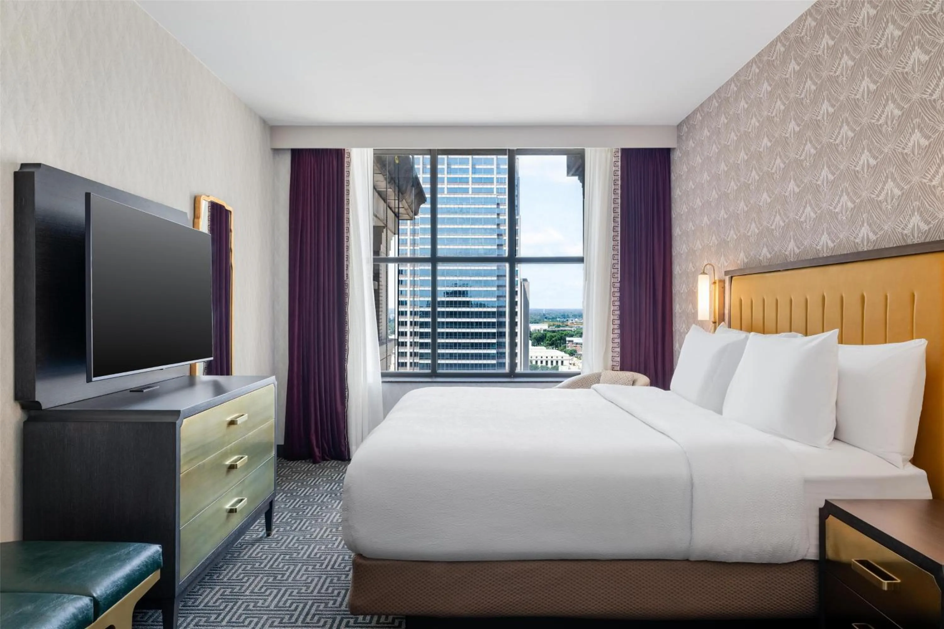 Bed in Hilton Garden Inn Indianapolis Downtown