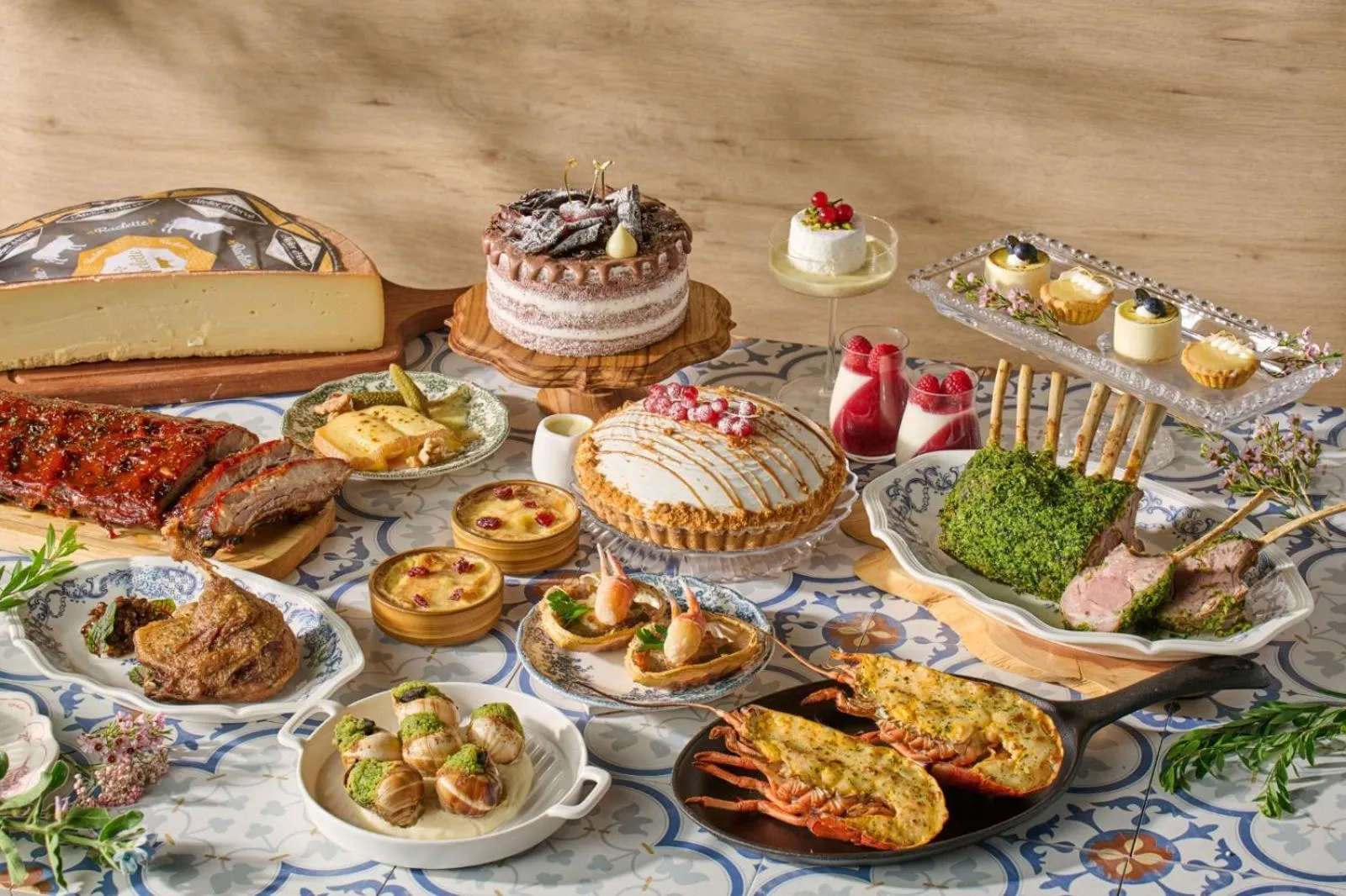 Restaurant/places to eat in Crowne Plaza Hong Kong Kowloon East by IHG