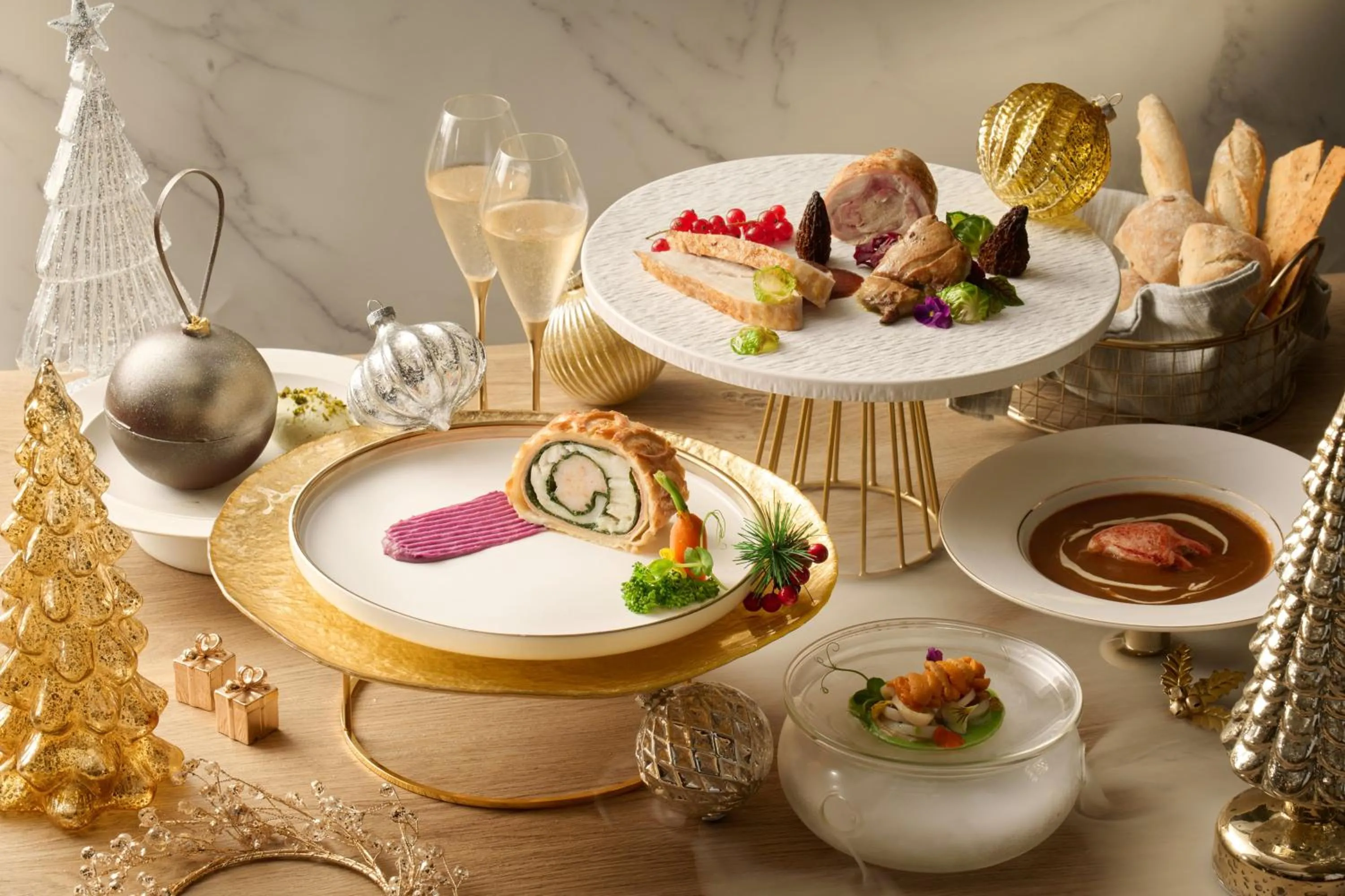 Restaurant/places to eat in Crowne Plaza Hong Kong Kowloon East by IHG