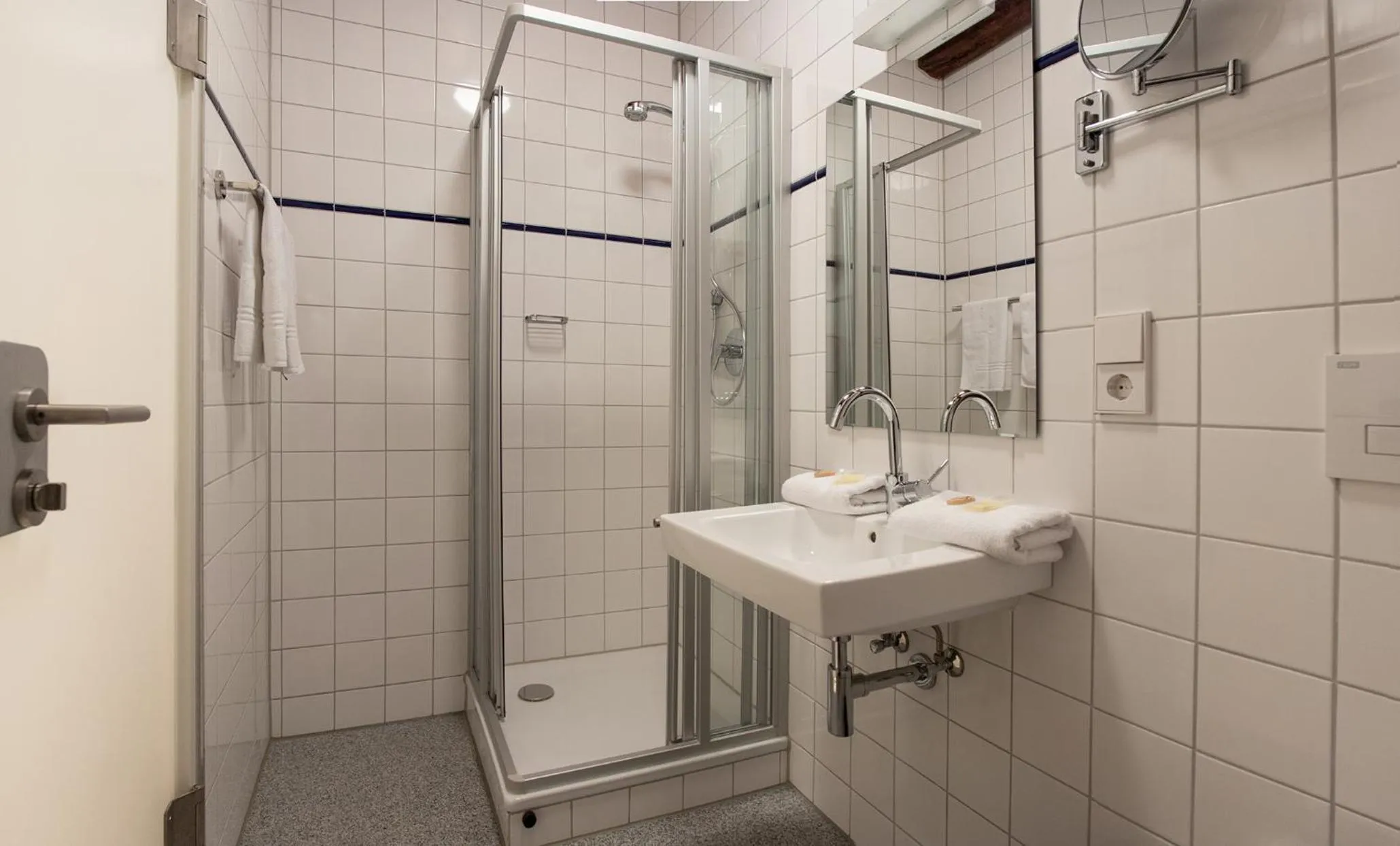 Shower in Hotel Krone Zentrum