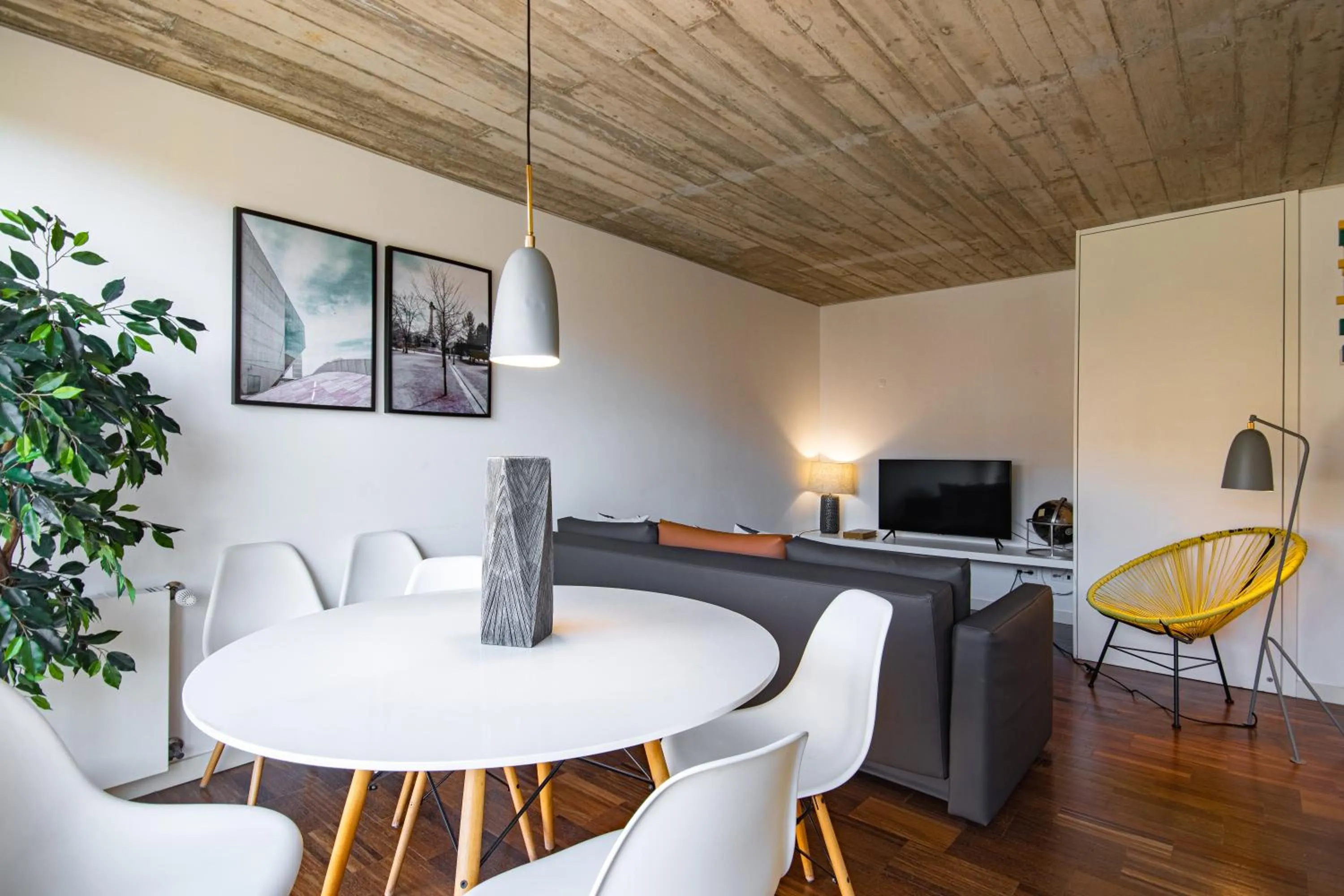 TV and multimedia in PortoSoul Trindade