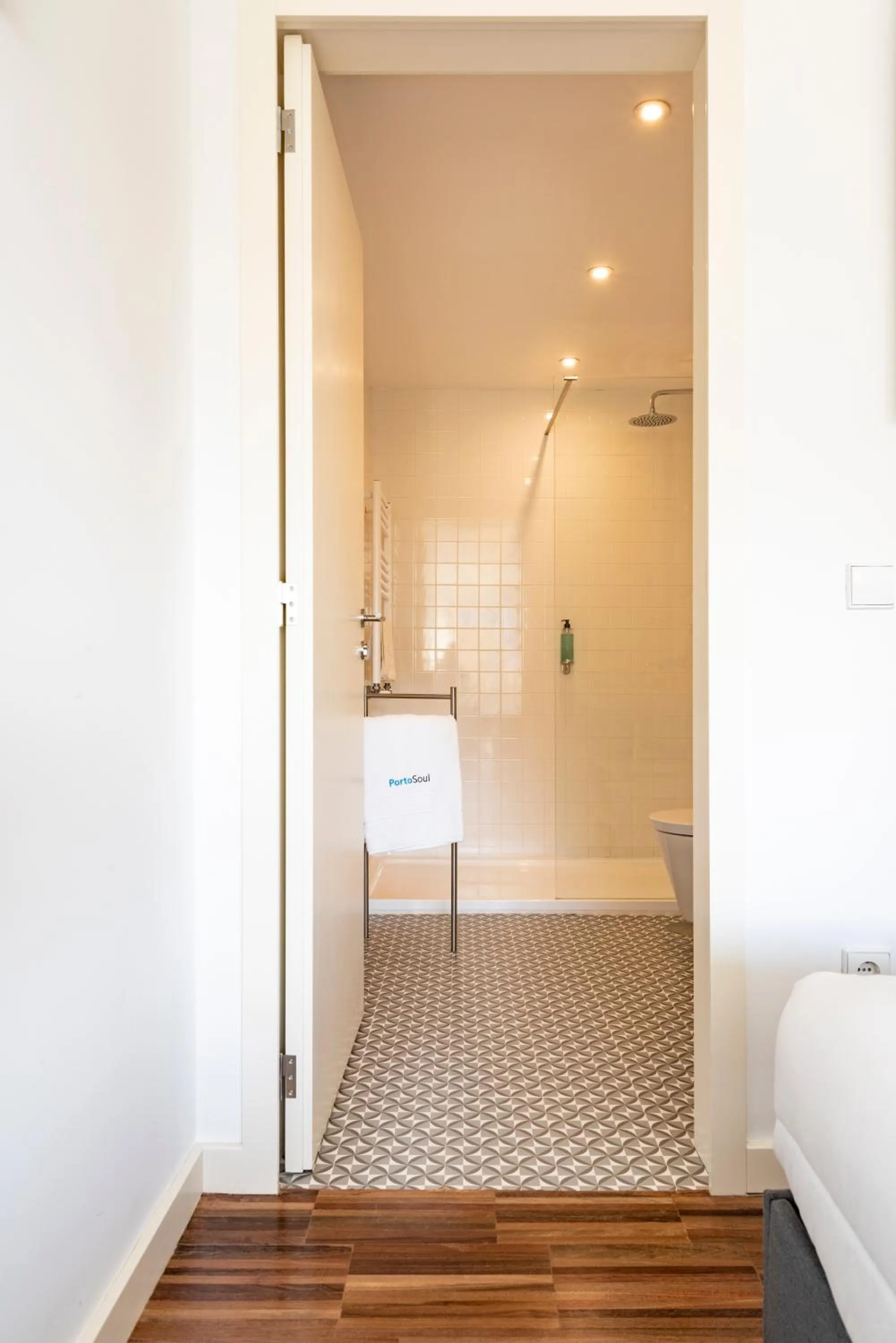 Shower in PortoSoul Trindade