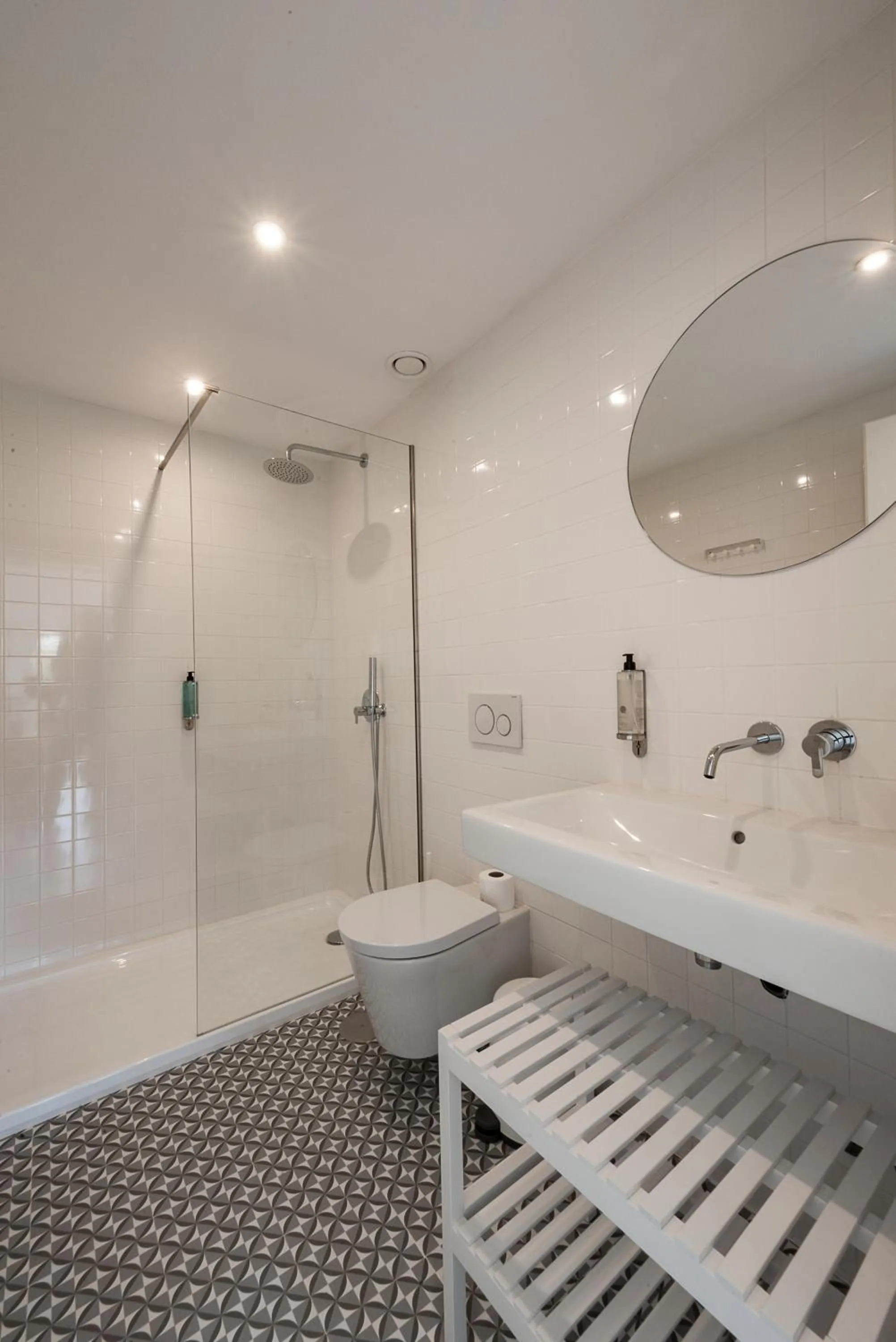 Shower in PortoSoul Trindade