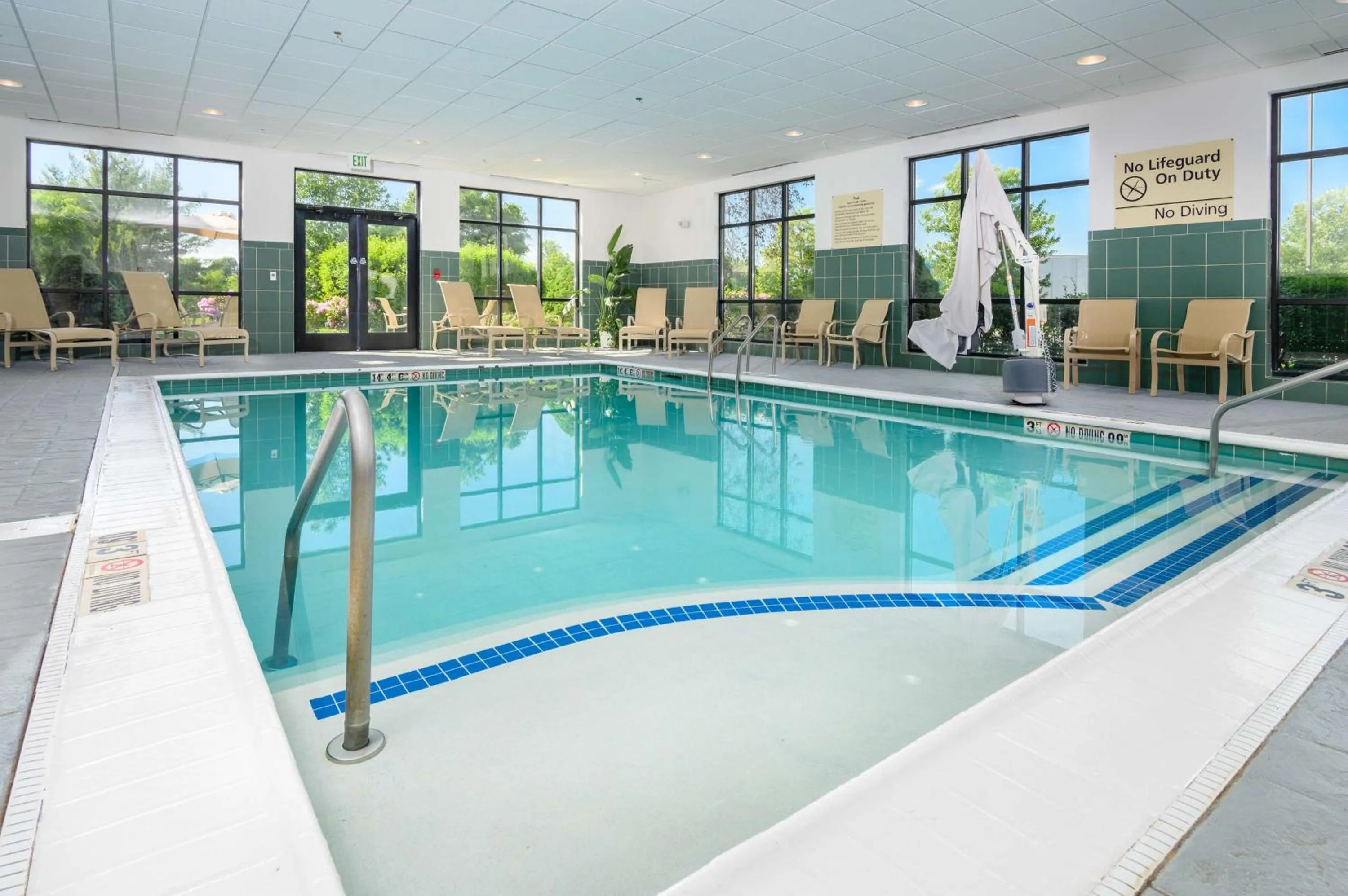 Pool view in Hampton Inn & Suites Hartford-Manchester