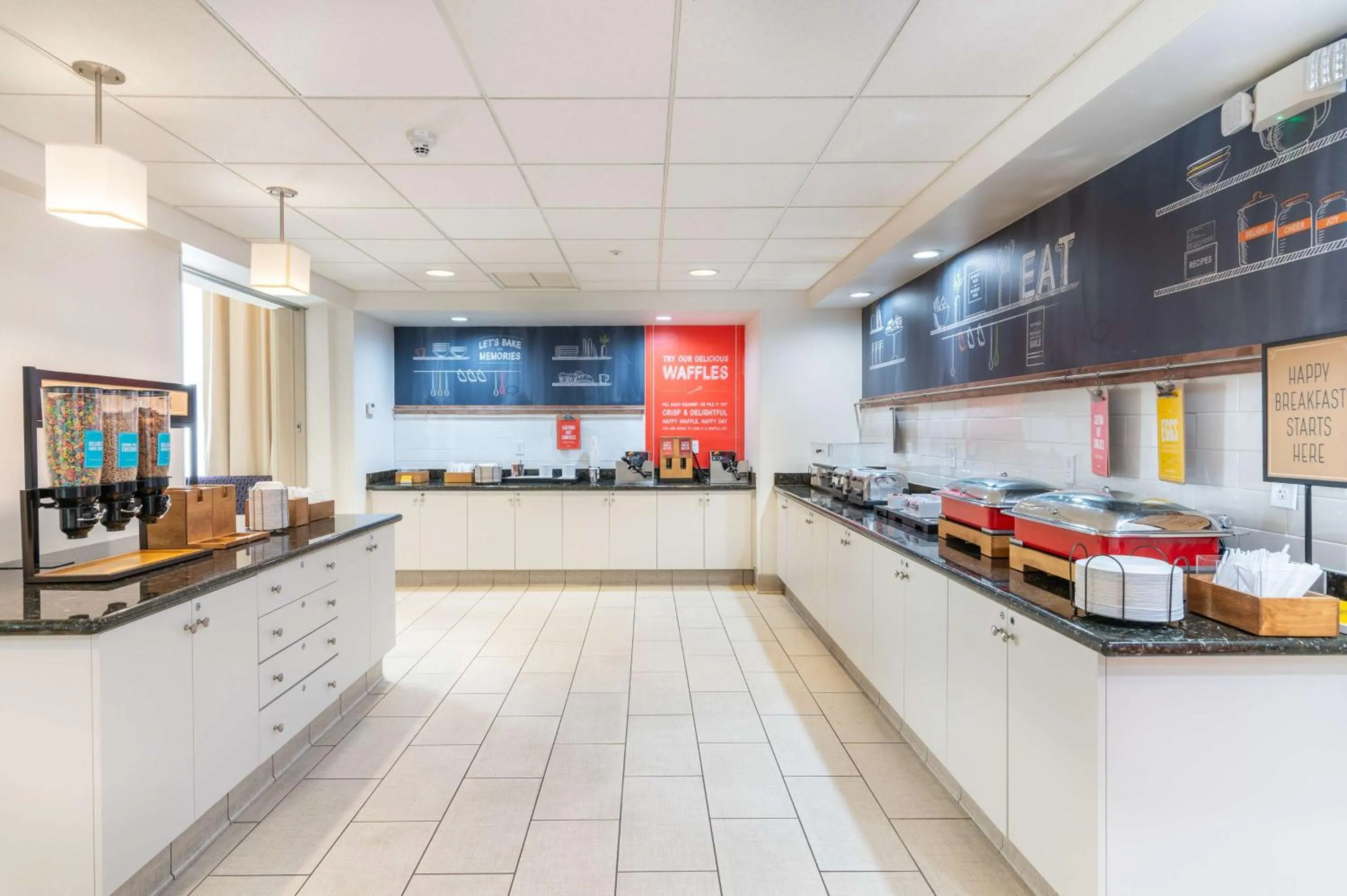 Breakfast in Hampton Inn & Suites Hartford-Manchester