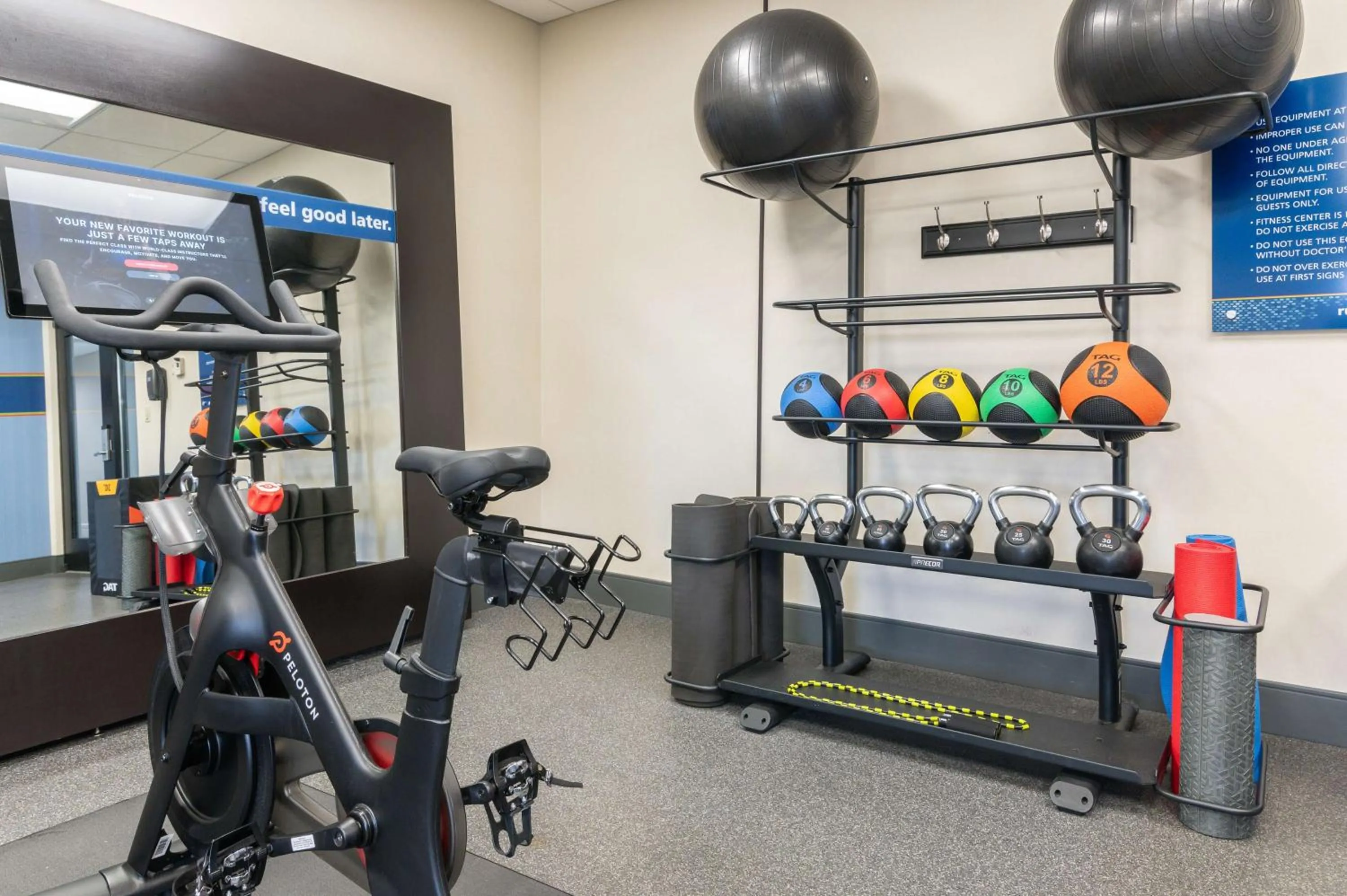 Fitness centre/facilities in Hampton Inn & Suites Hartford-Manchester