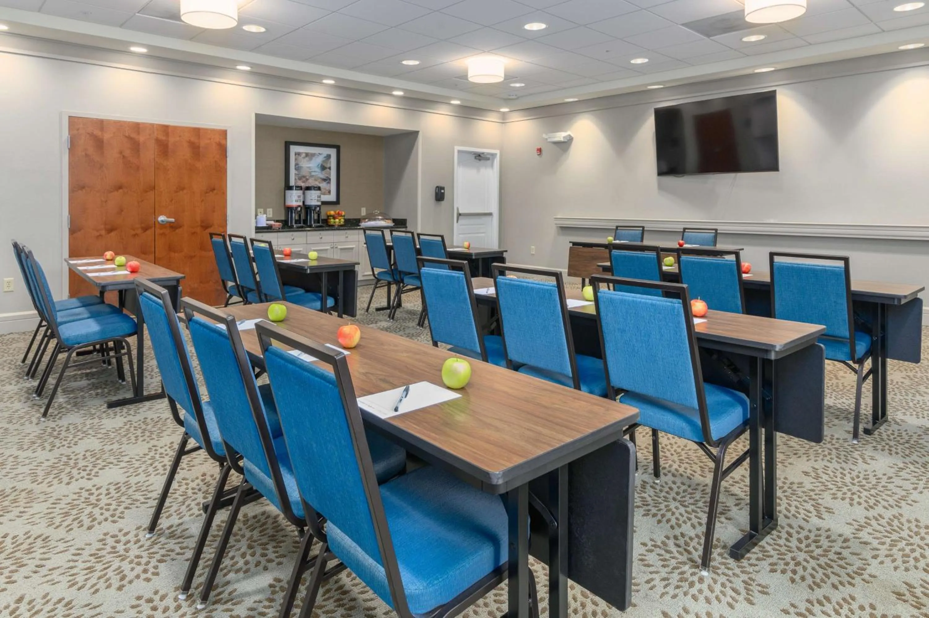 Meeting/conference room in Hampton Inn & Suites Hartford-Manchester