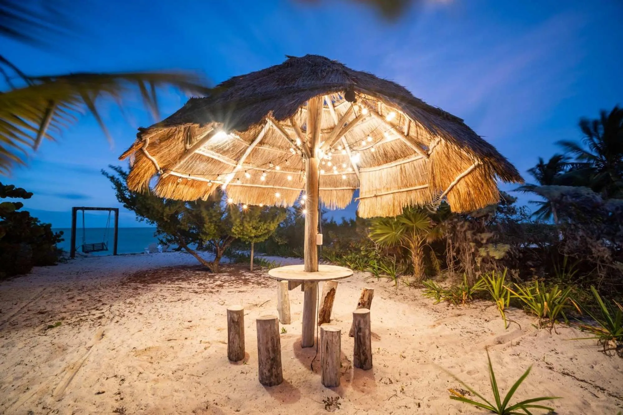 San Bruno TROPICAL Villa With POOL