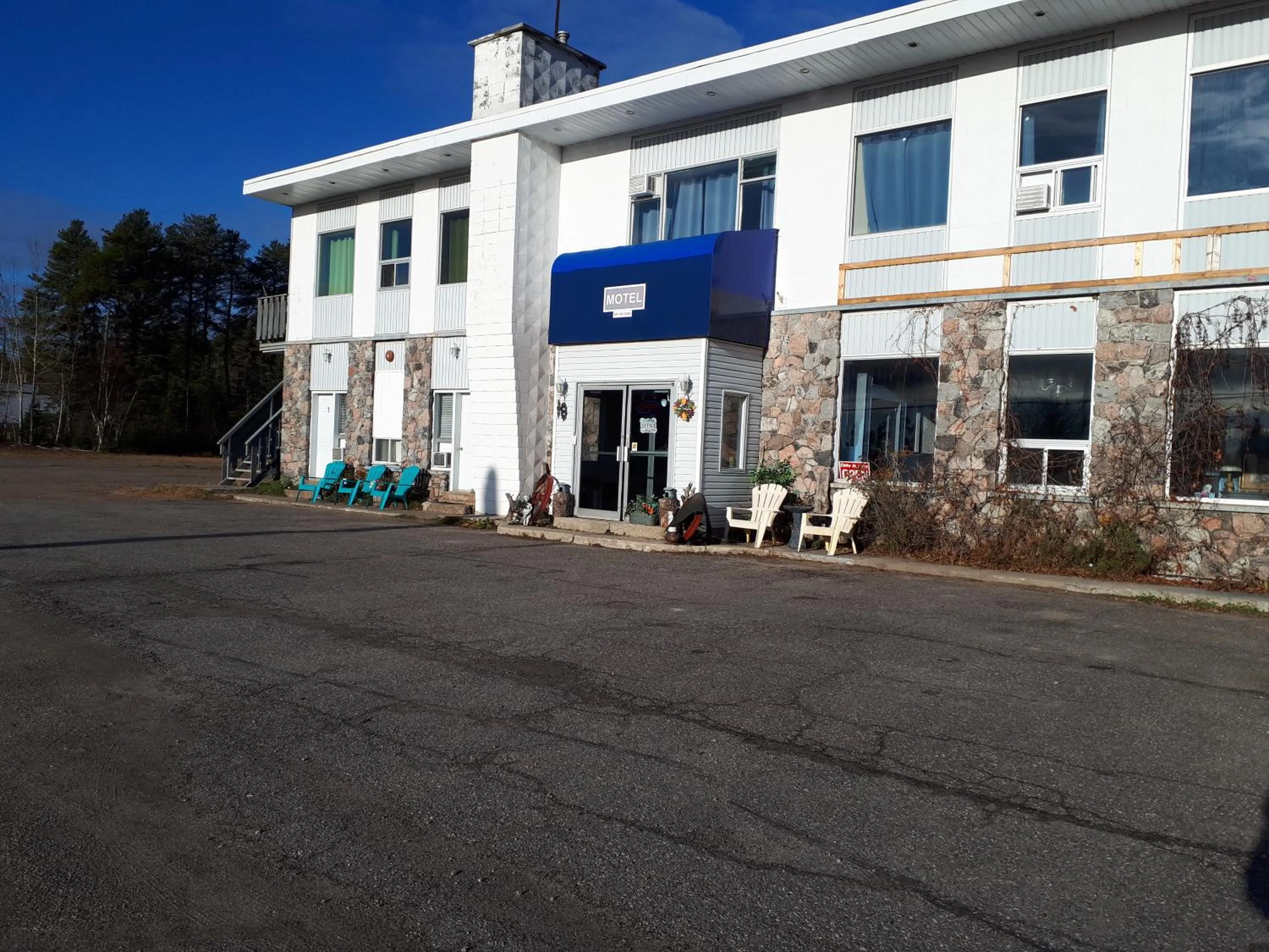 Property building in Nipigon Travelers Motel