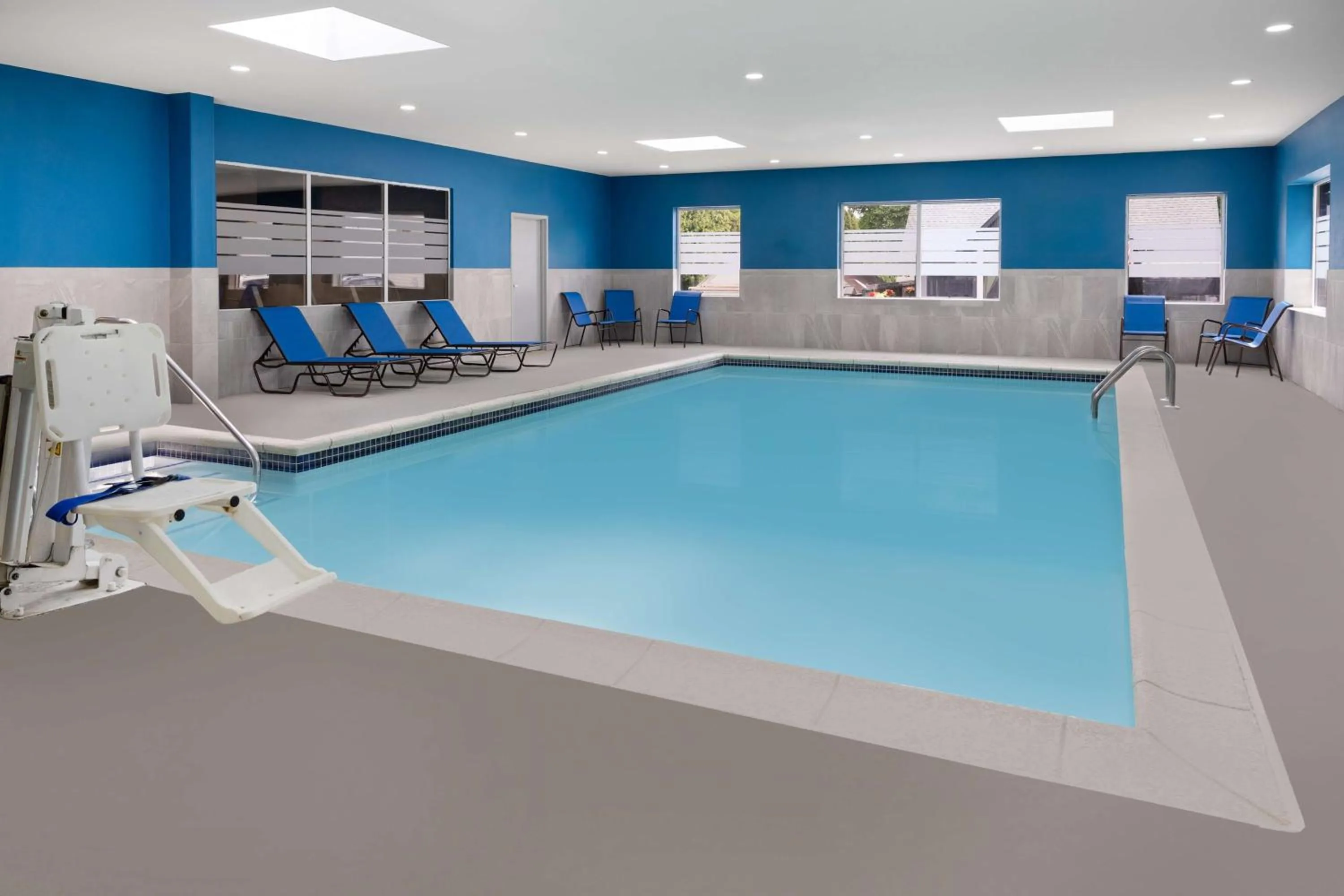 Pool view in Hampton Inn & Suites Hershey