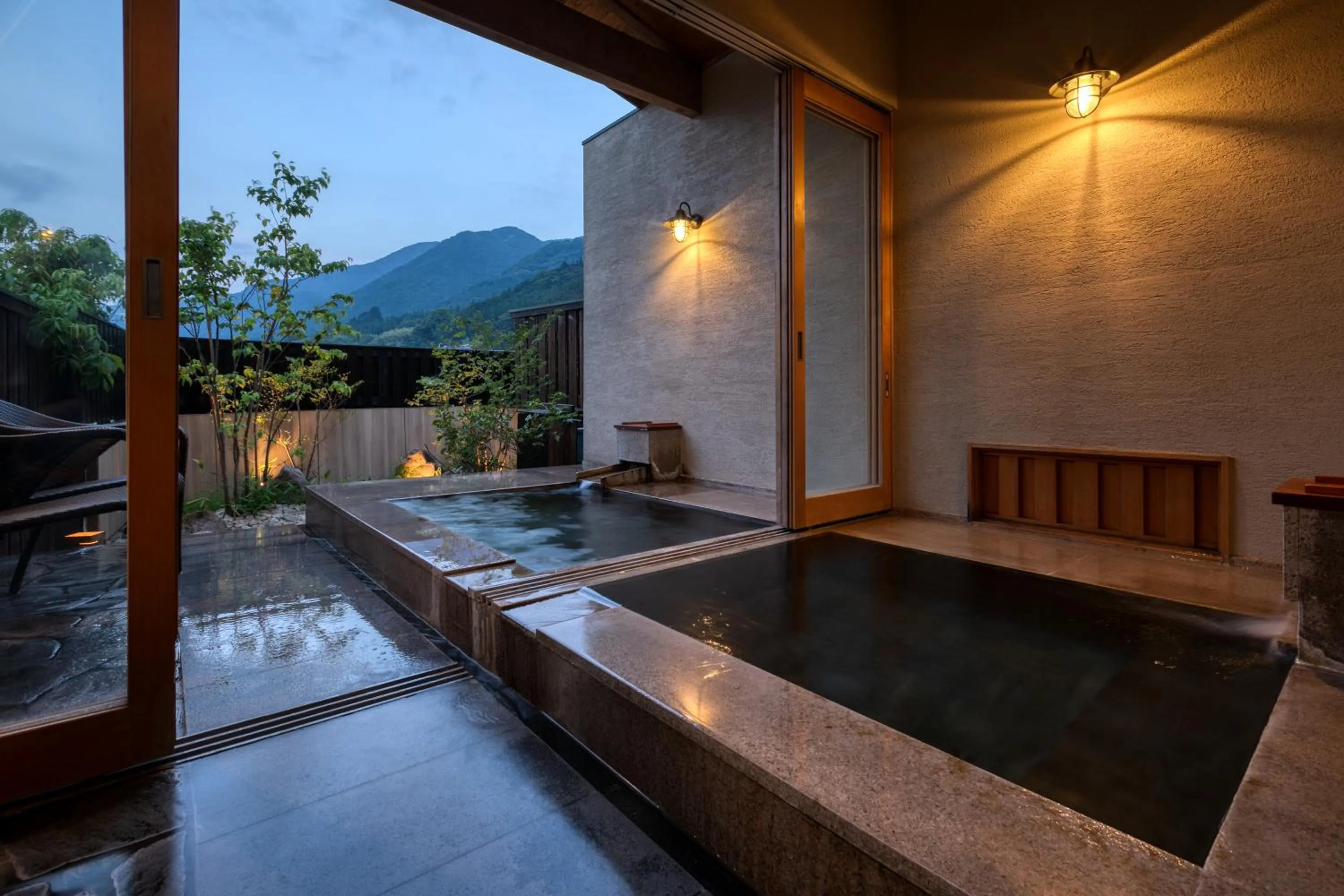 Mountain view in Yufuin Onsen Toshoan