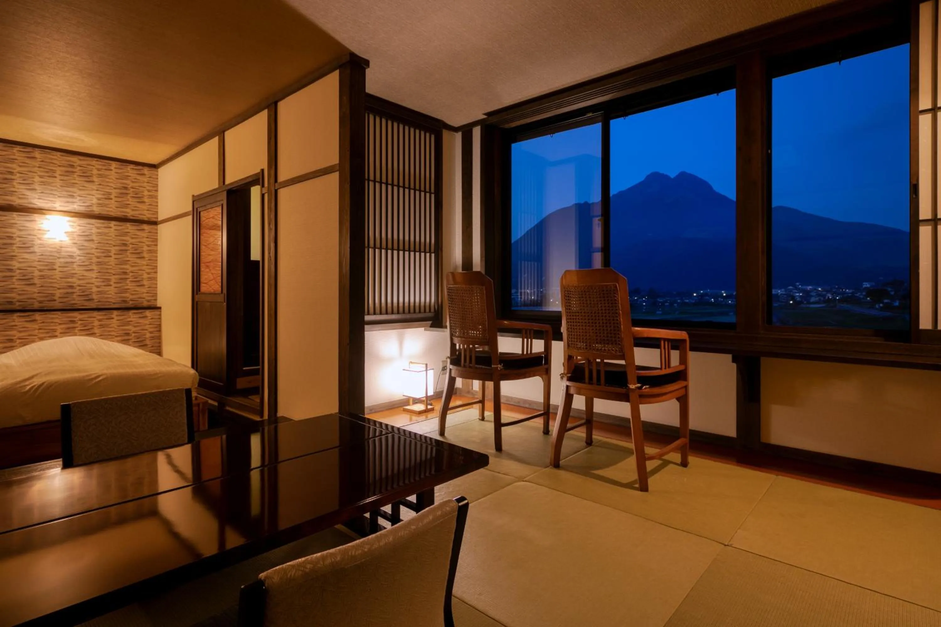 Living room, Bed in Yufuin Onsen Toshoan