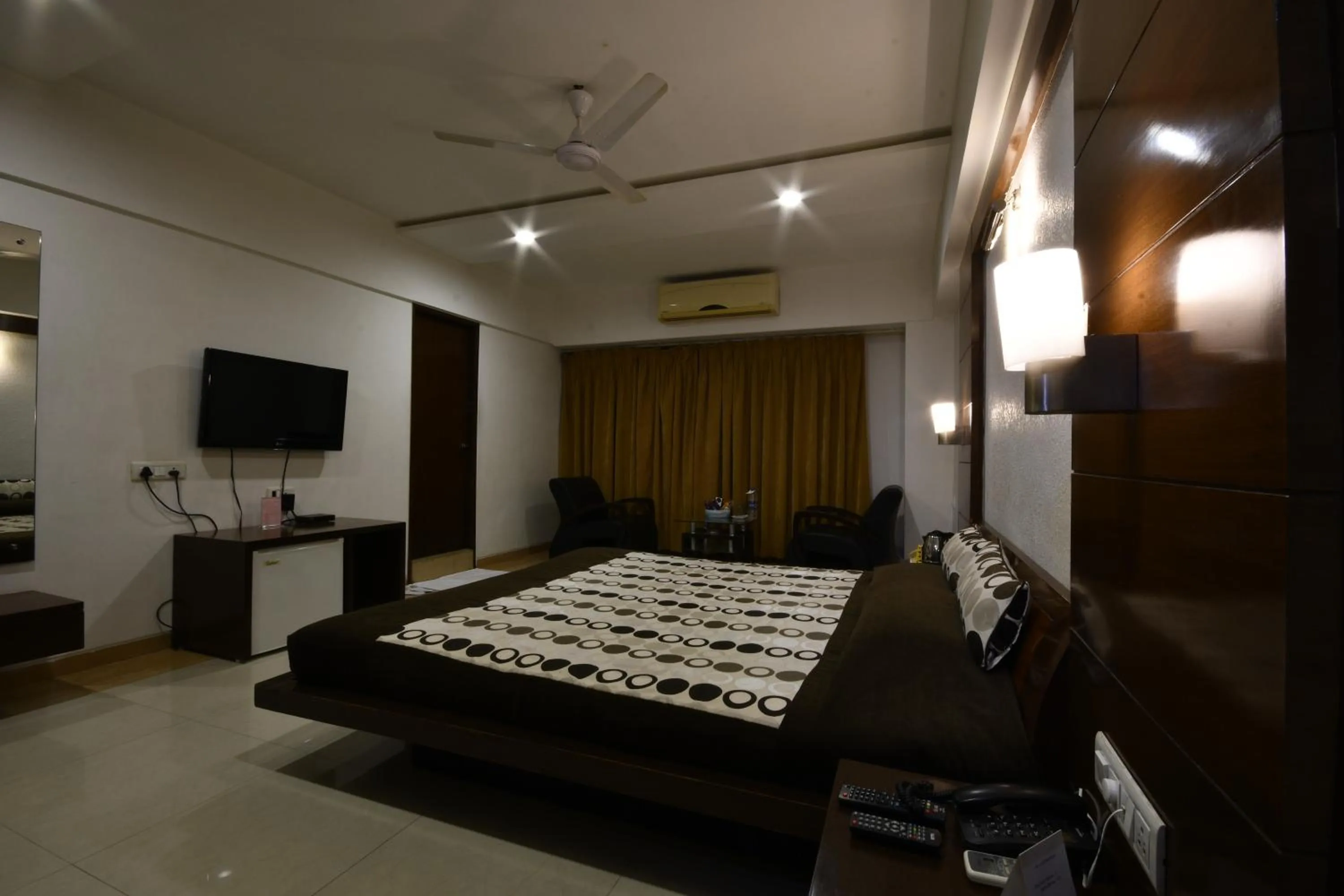 Bed in Hotel Platinum Residency