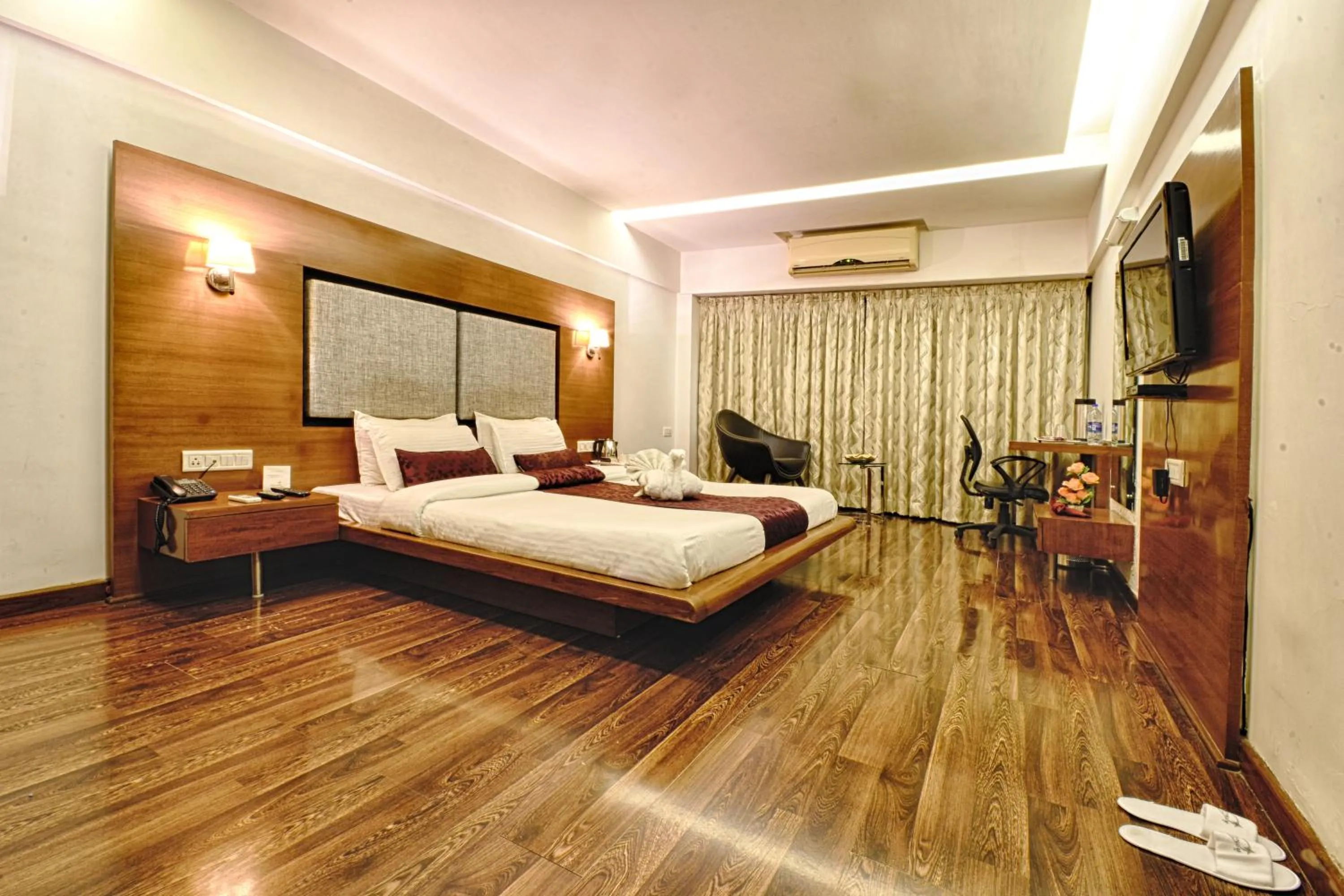 Bed in Hotel Platinum Residency