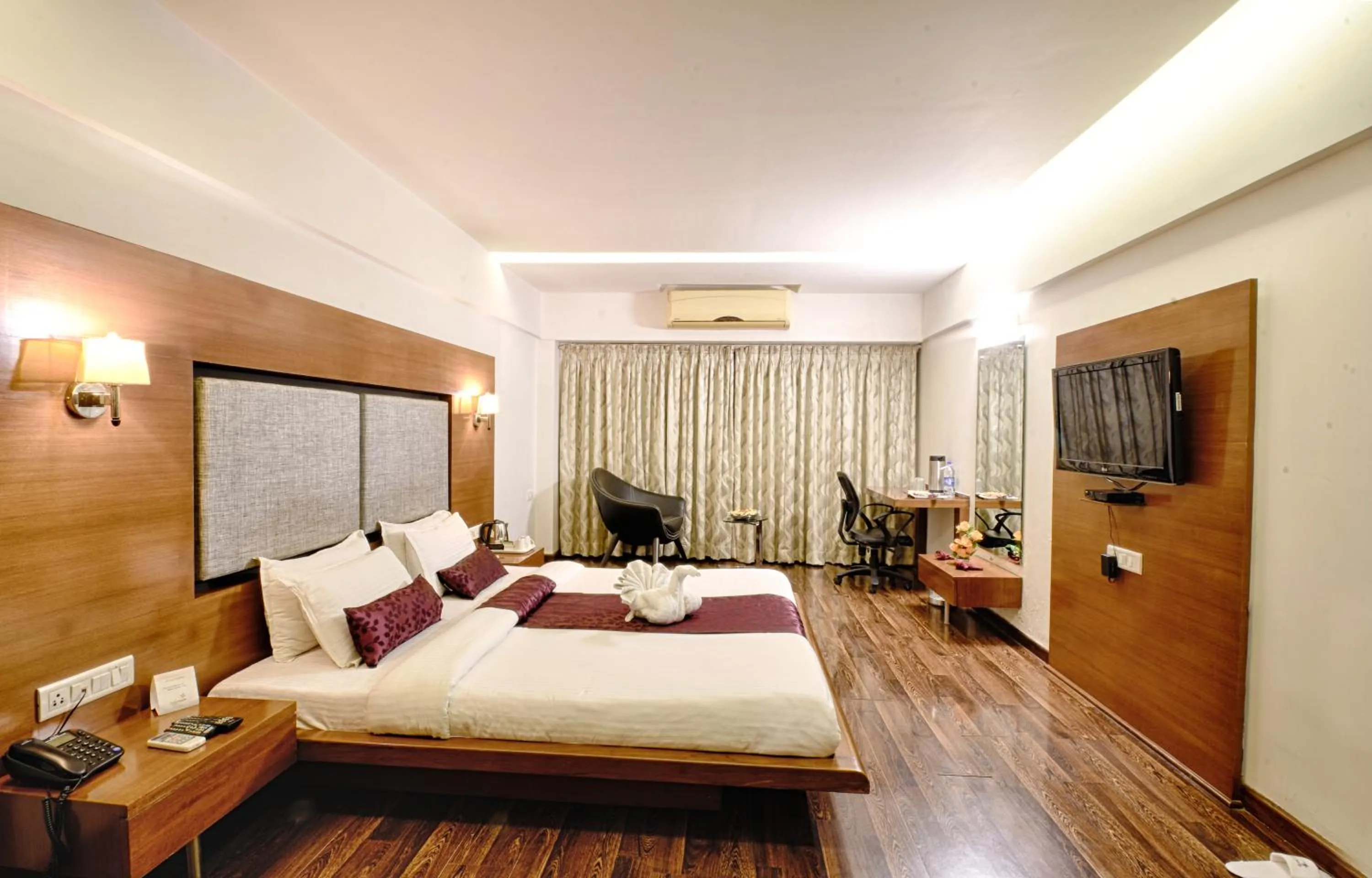 Bed in Hotel Platinum Residency