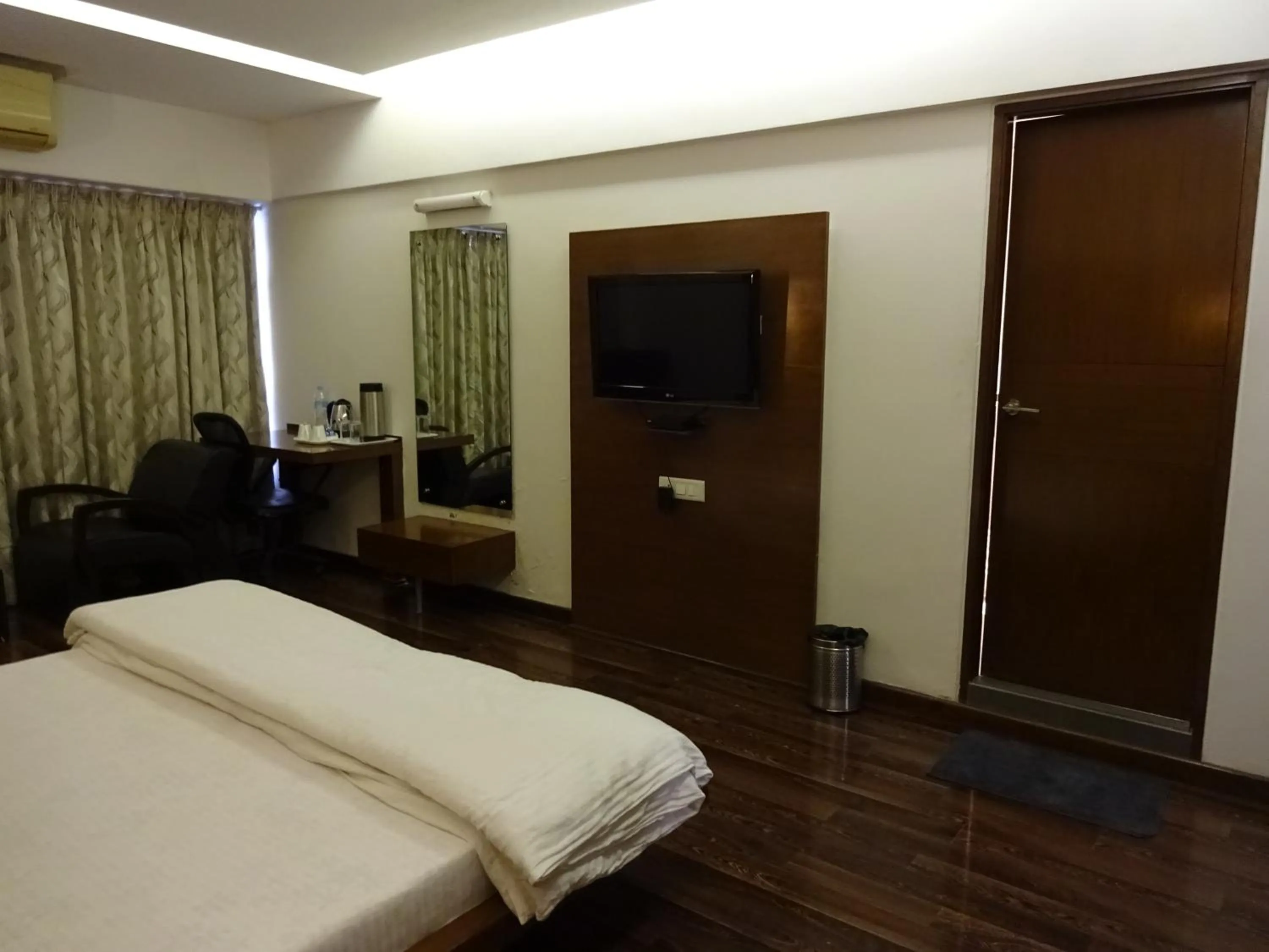 Bed in Hotel Platinum Residency