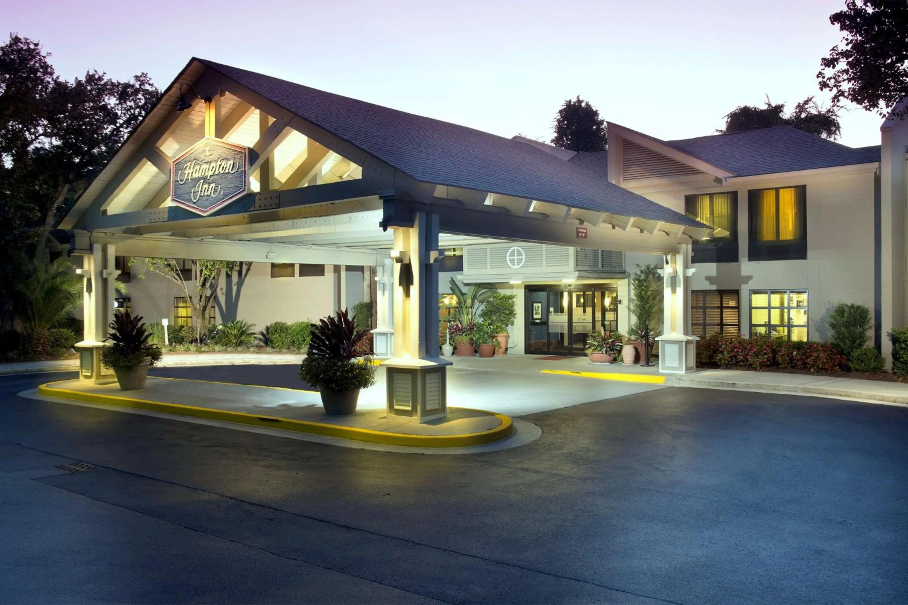 Property building in Hampton Inn Hilton Head