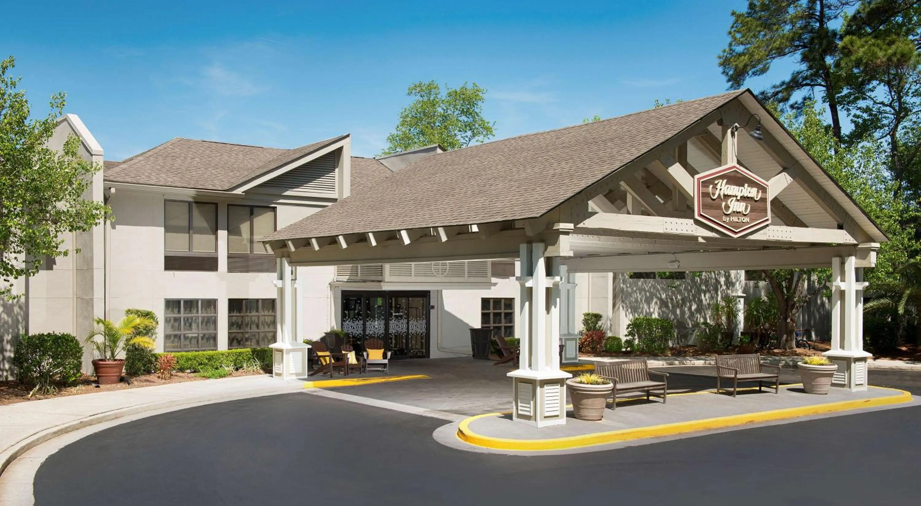 Property building in Hampton Inn Hilton Head