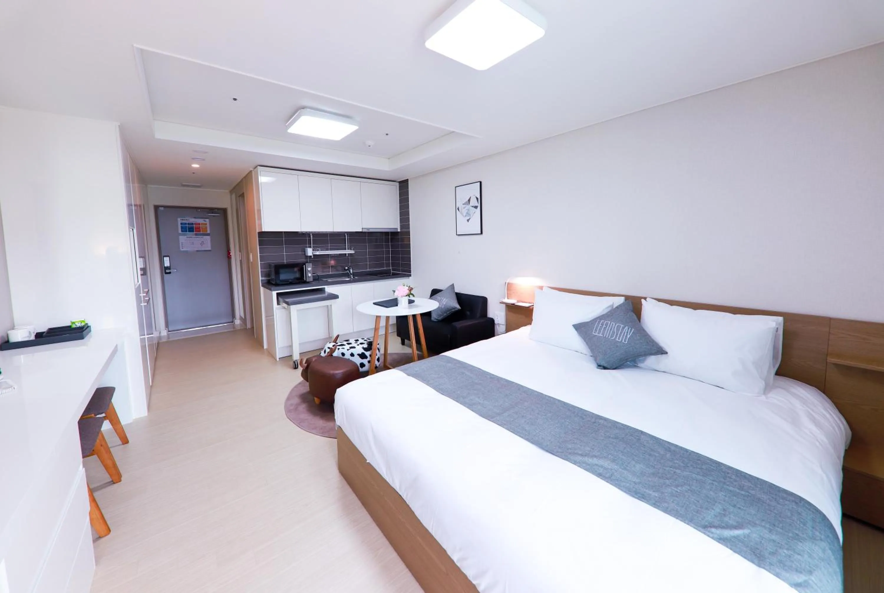 Bed in Geoje Leein Stay Hotel