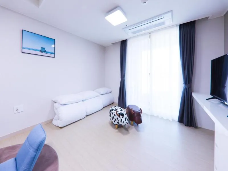 Bed in Geoje Leein Stay Hotel