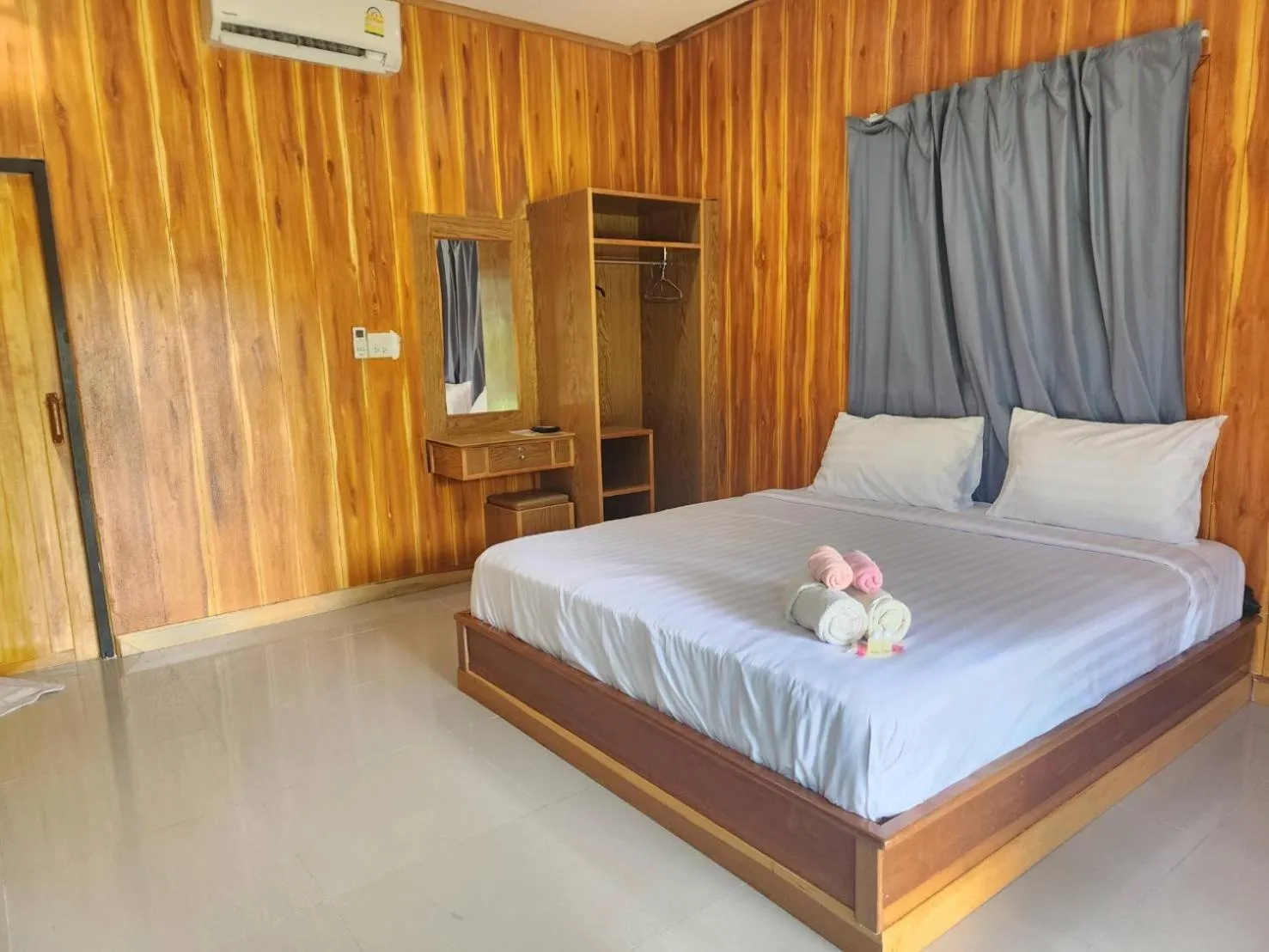 Bed in Koh Kood Far East Resort