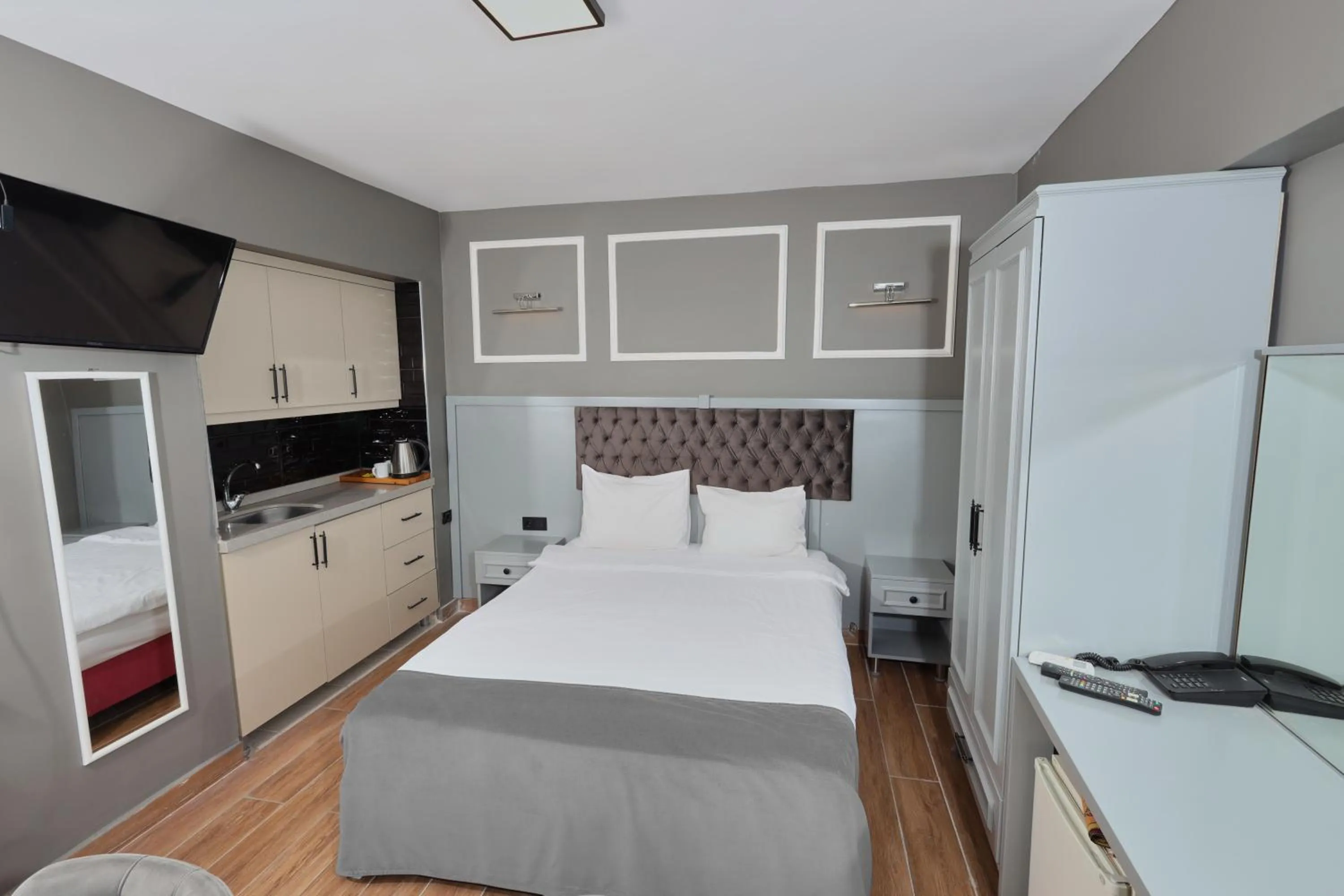 TV and multimedia, Bed in Ortakoy Aysem Sultan Hotel