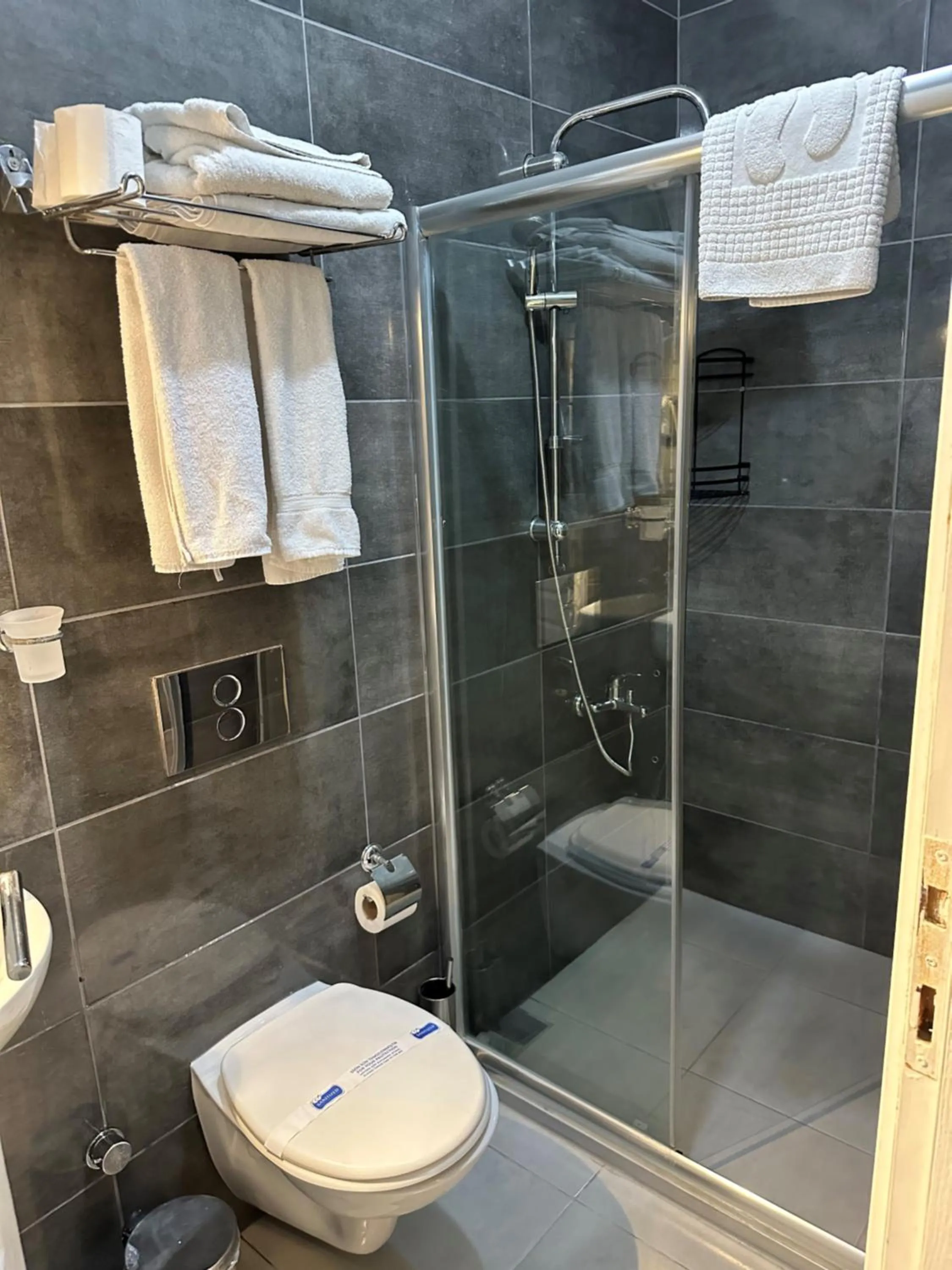 Bathroom in Ortakoy Aysem Sultan Hotel