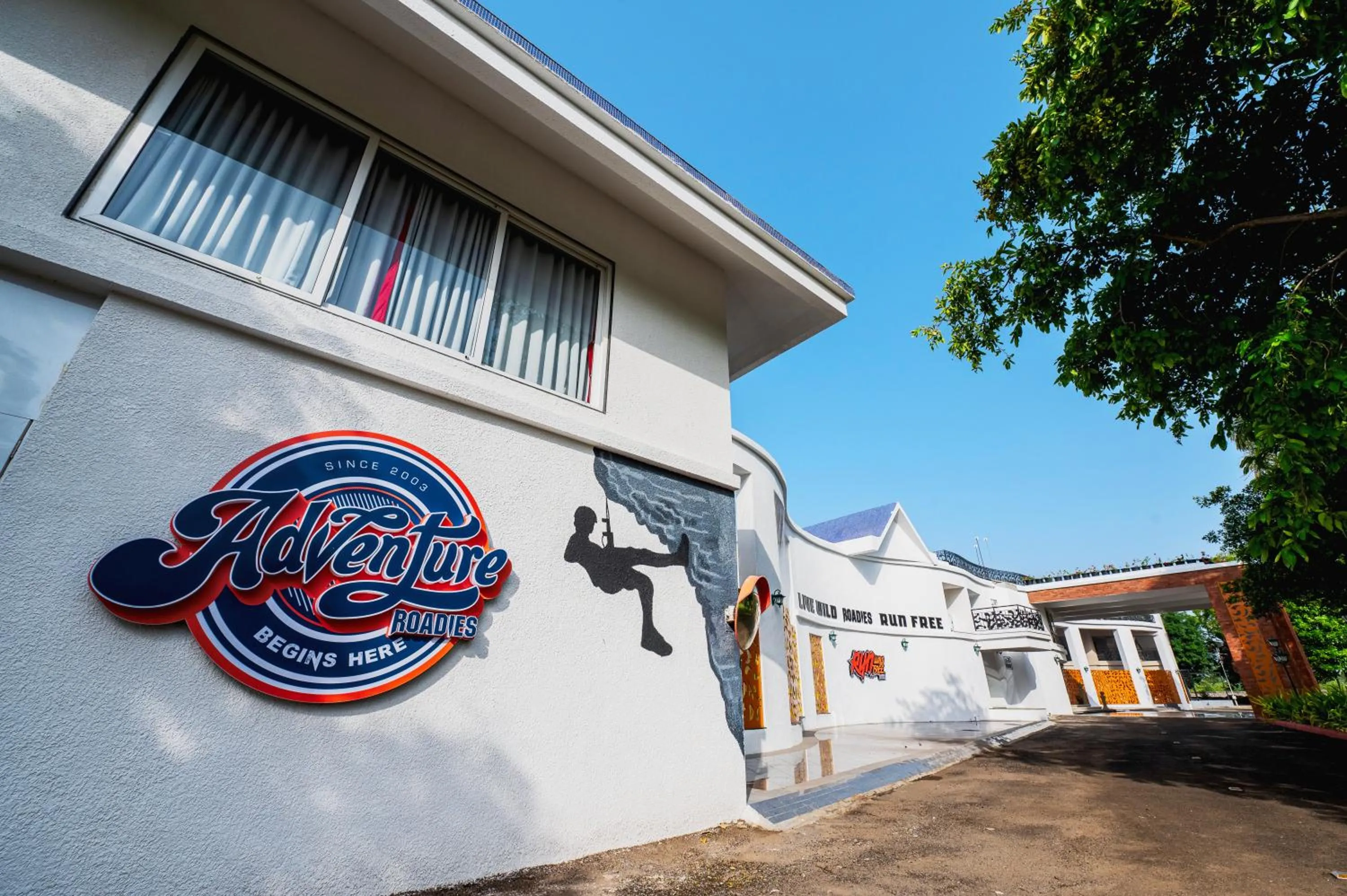 Property building in Roadies Rostel - Best Adventure Resort in Ahmedabad