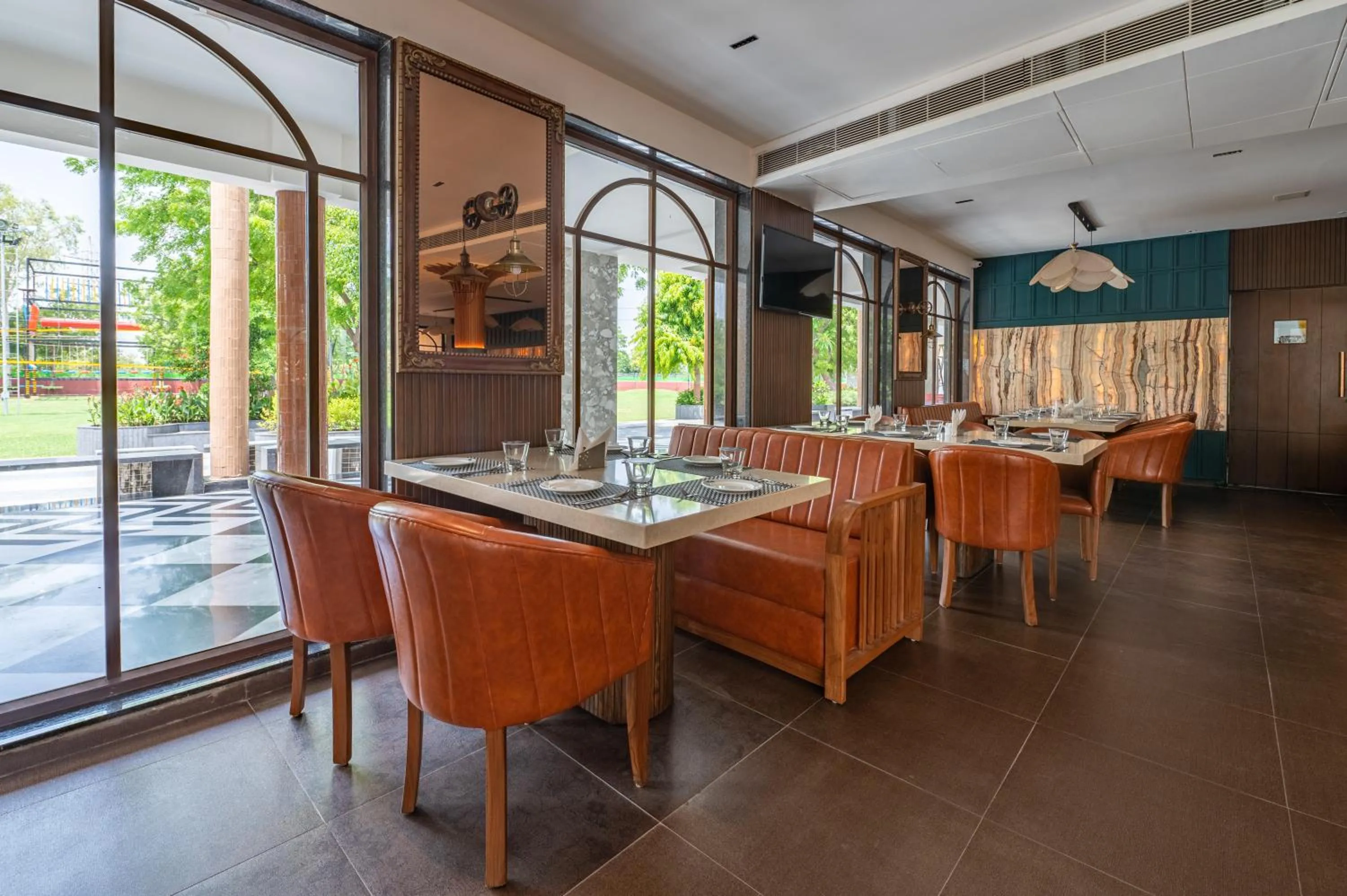 Restaurant/places to eat in Roadies Rostel - Best Adventure Resort in Ahmedabad