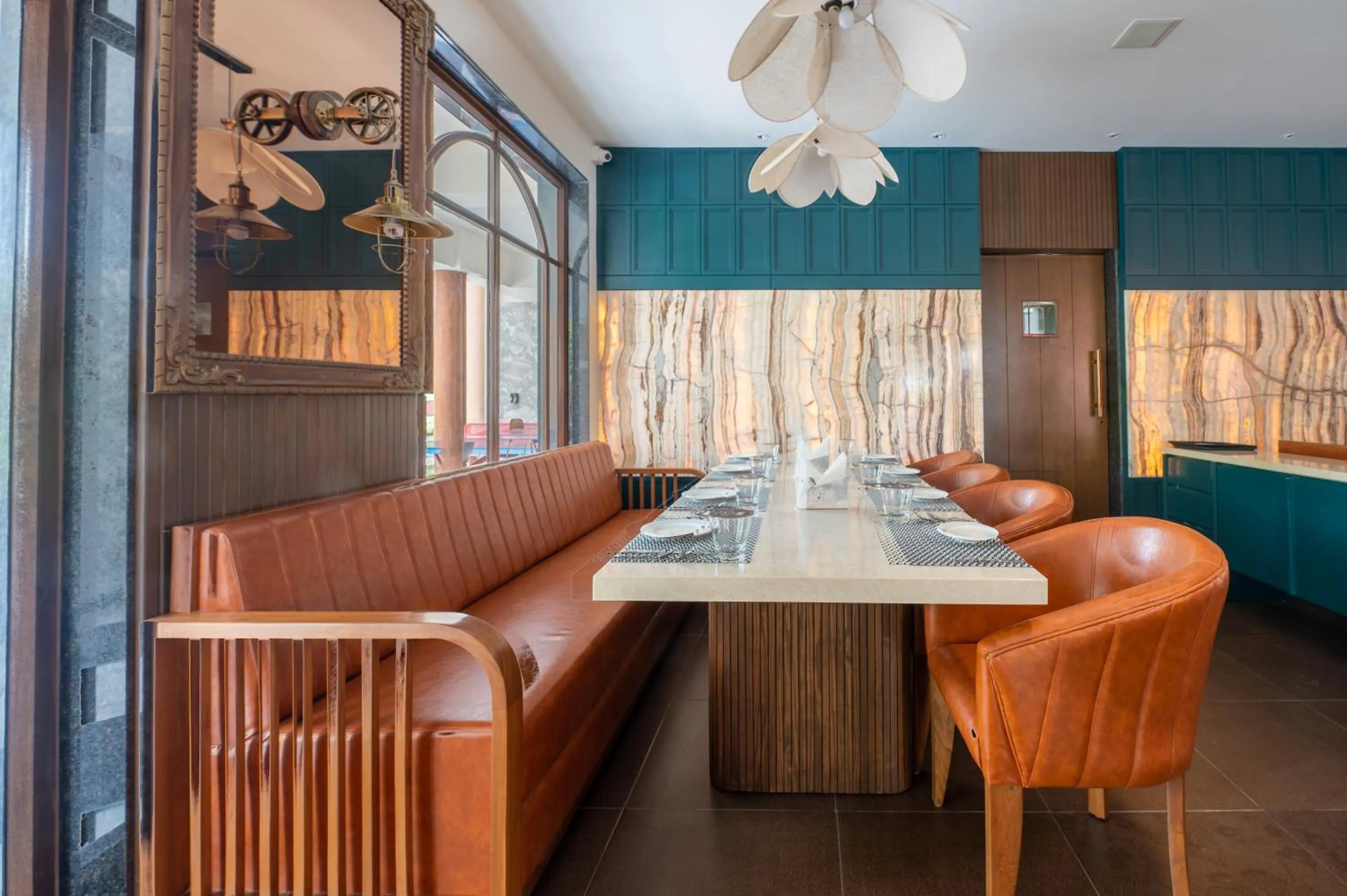 Restaurant/places to eat in Roadies Rostel - Best Adventure Resort in Ahmedabad