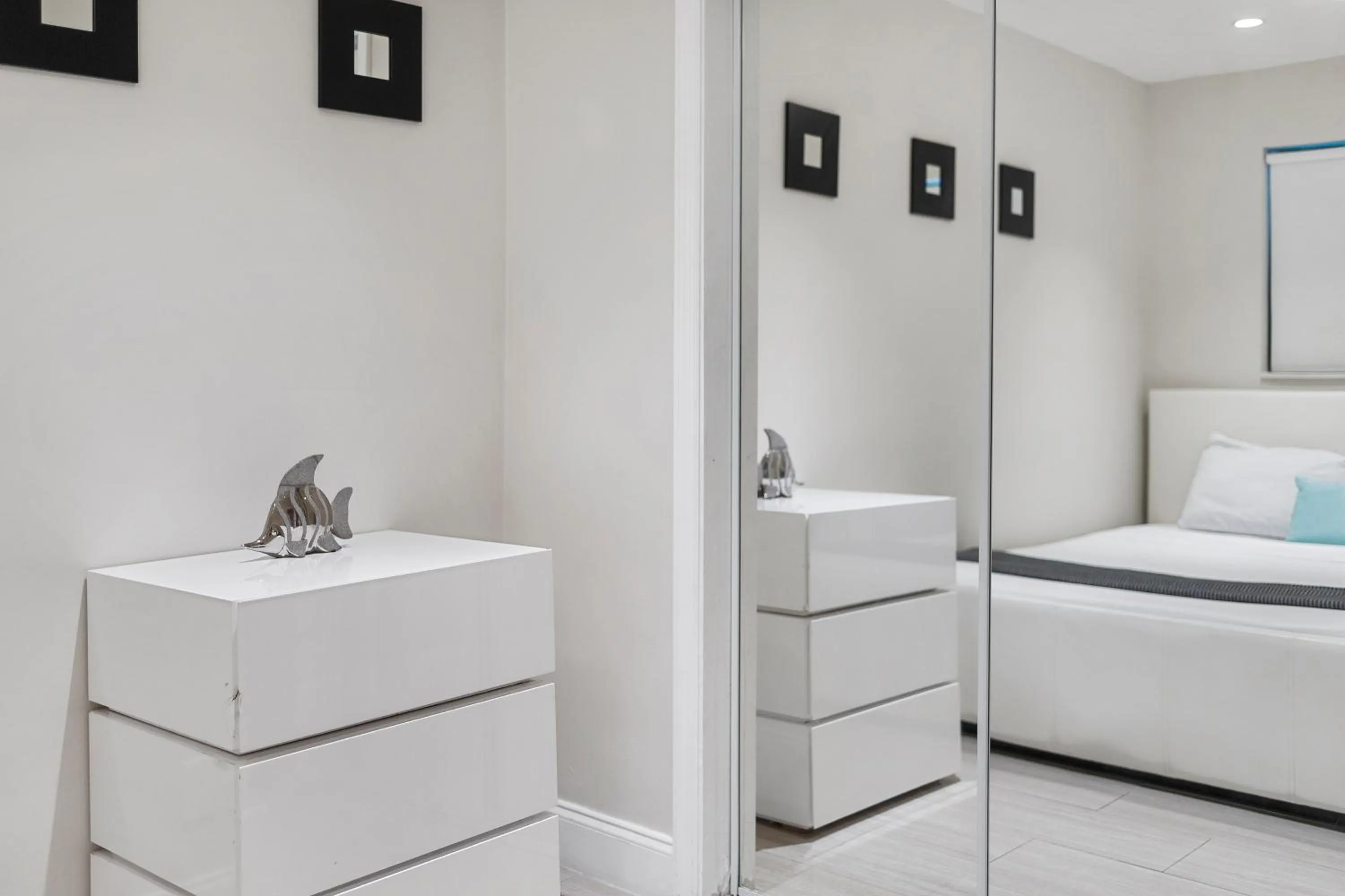 Photo of the whole room in Alani Bay Condos