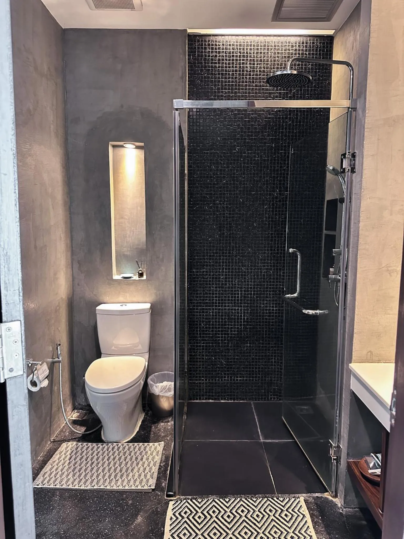 Shower in NAI YA Hotel -SHA Extra Plus