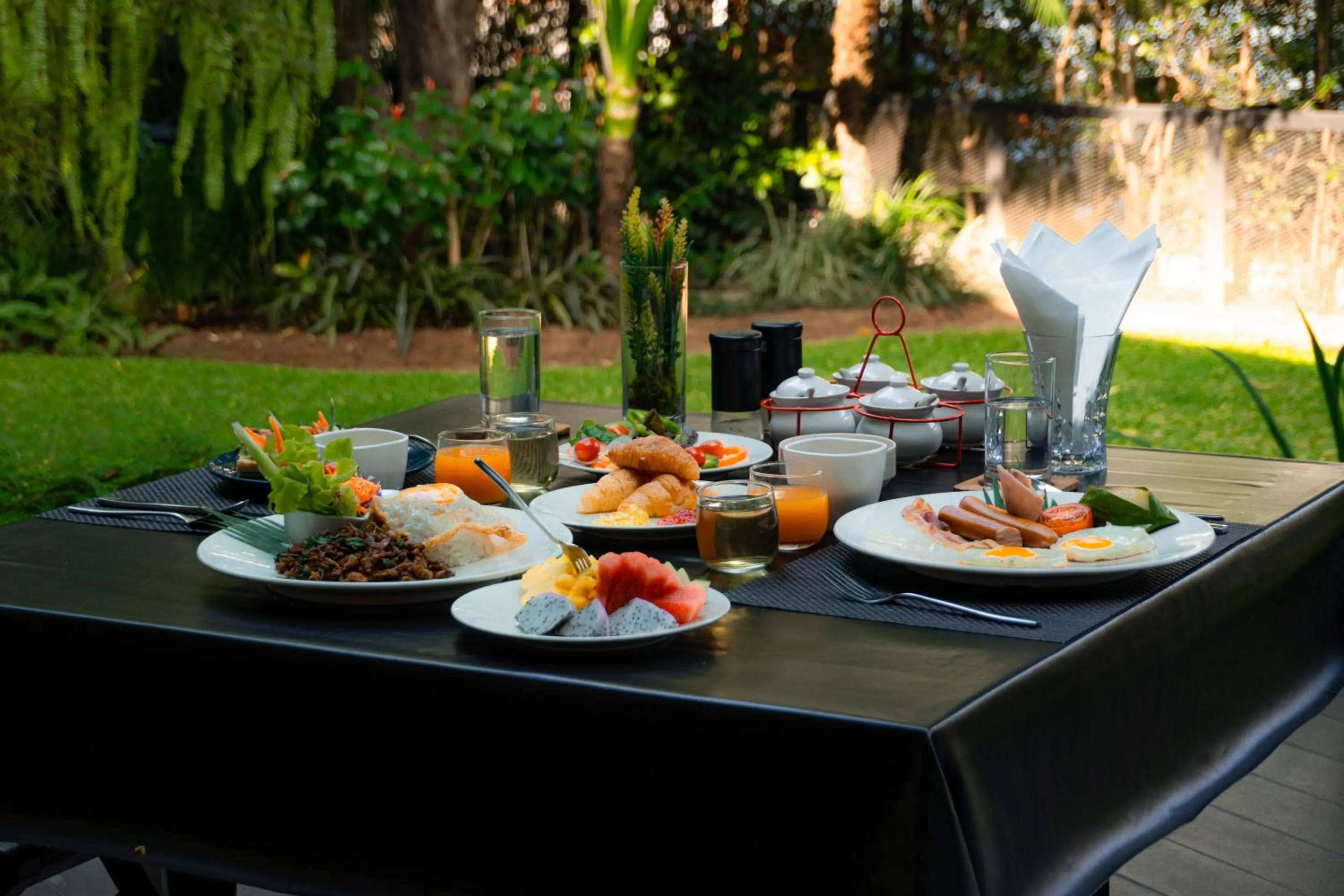 Restaurant/places to eat in NAI YA Hotel -SHA Extra Plus