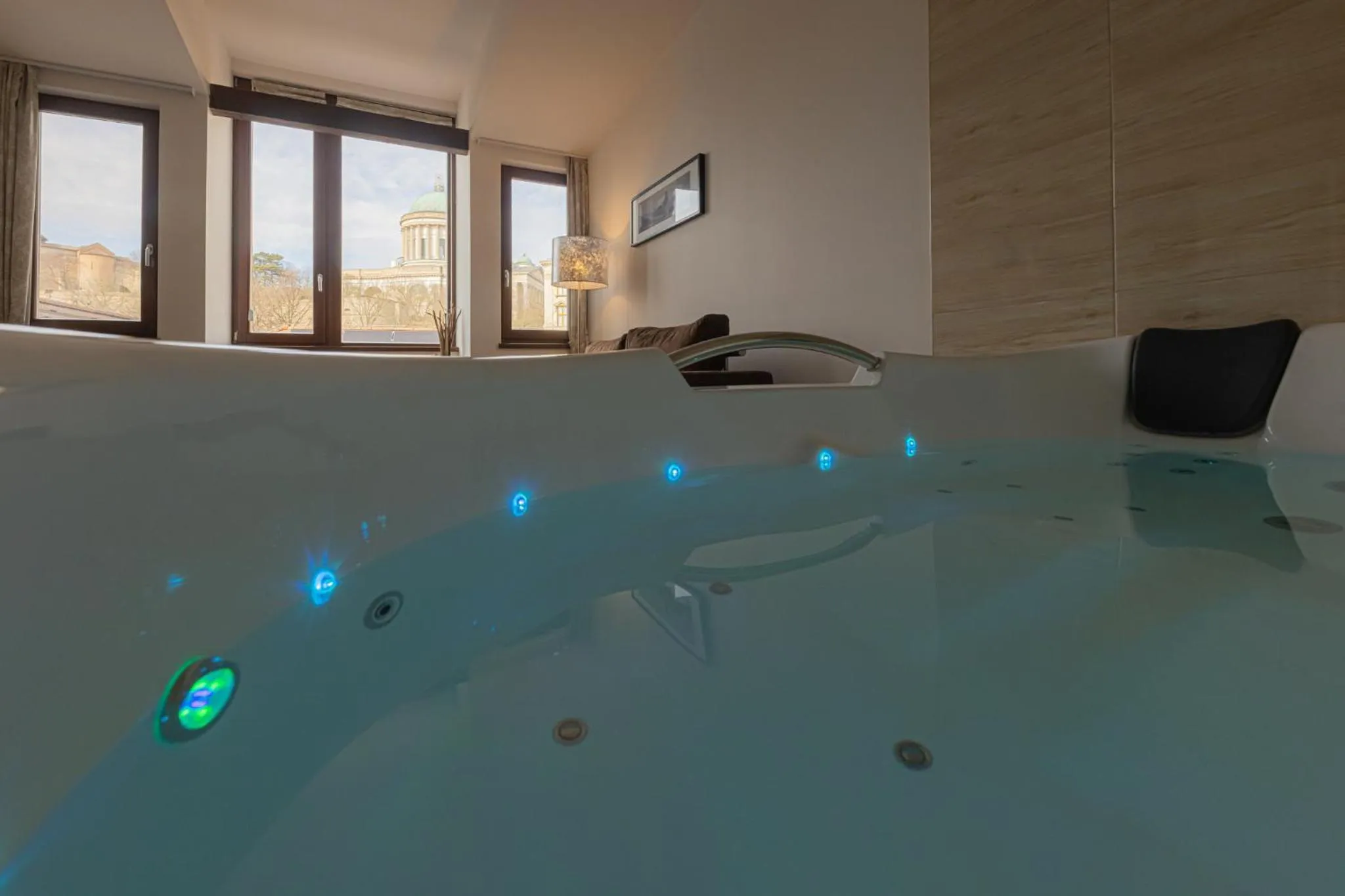 Hot Tub in Bazilika alatt Panzió