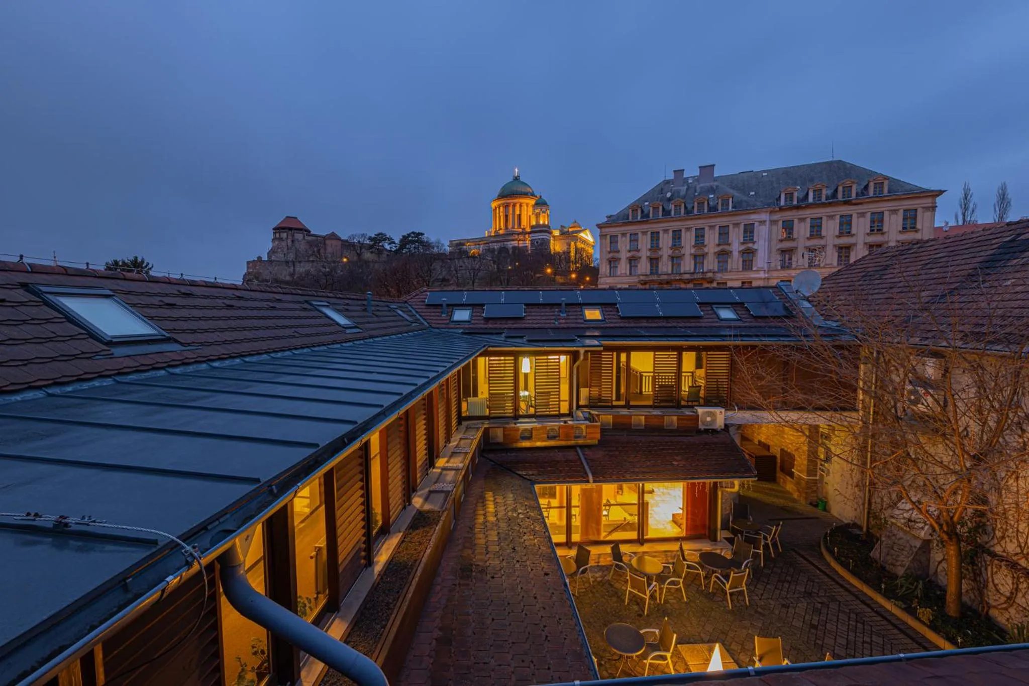 Property building in Bazilika alatt Panzió